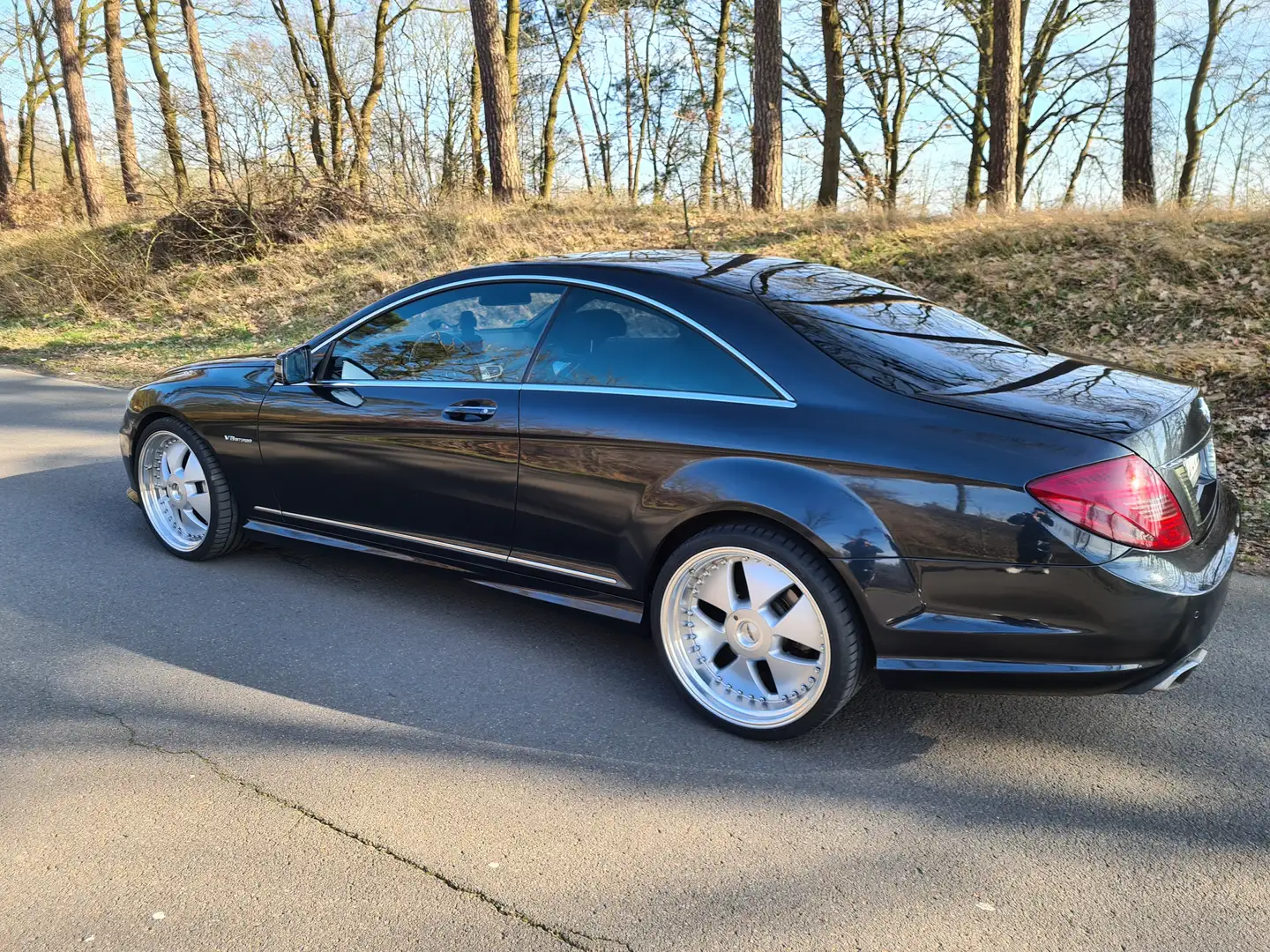 Mercedes-Benz CL 500 CL 500 4Matic (BlueEFFICIENCY) 7G-TRONIC Schwarz - 2