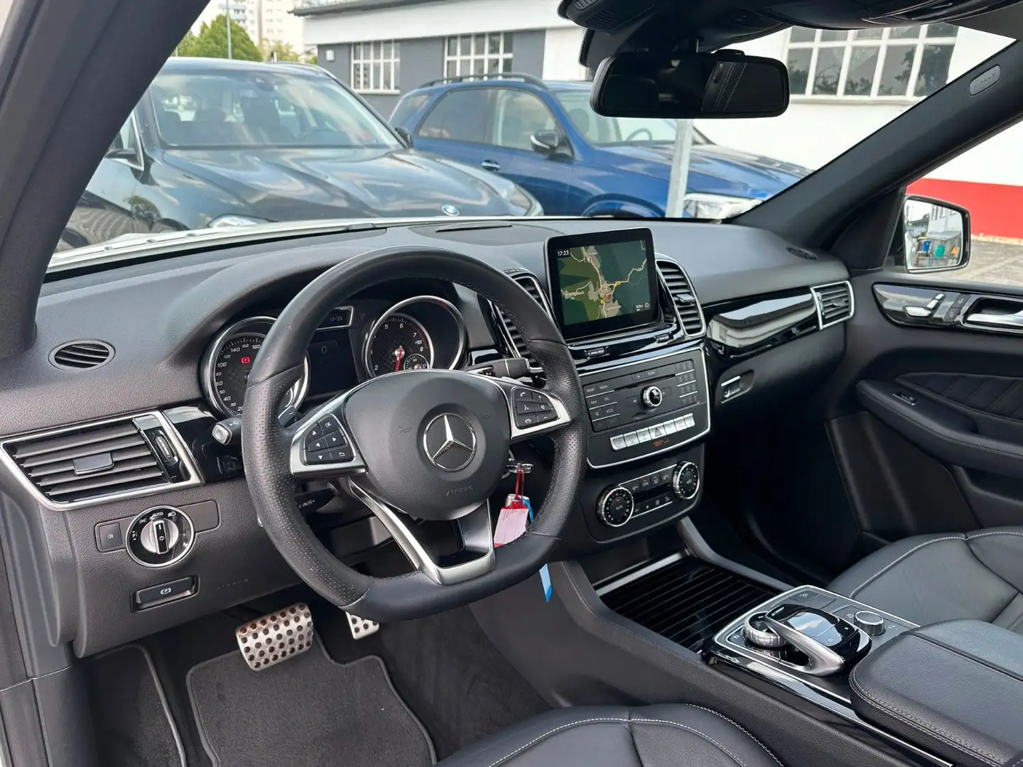Mercedes-Benz GLE 400 4M 3x AMG designo PANO*DISTR+*AHK*Standh Blanco - 2