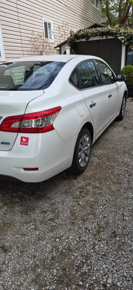 Nissan Sentra снимка Nissan Sentra