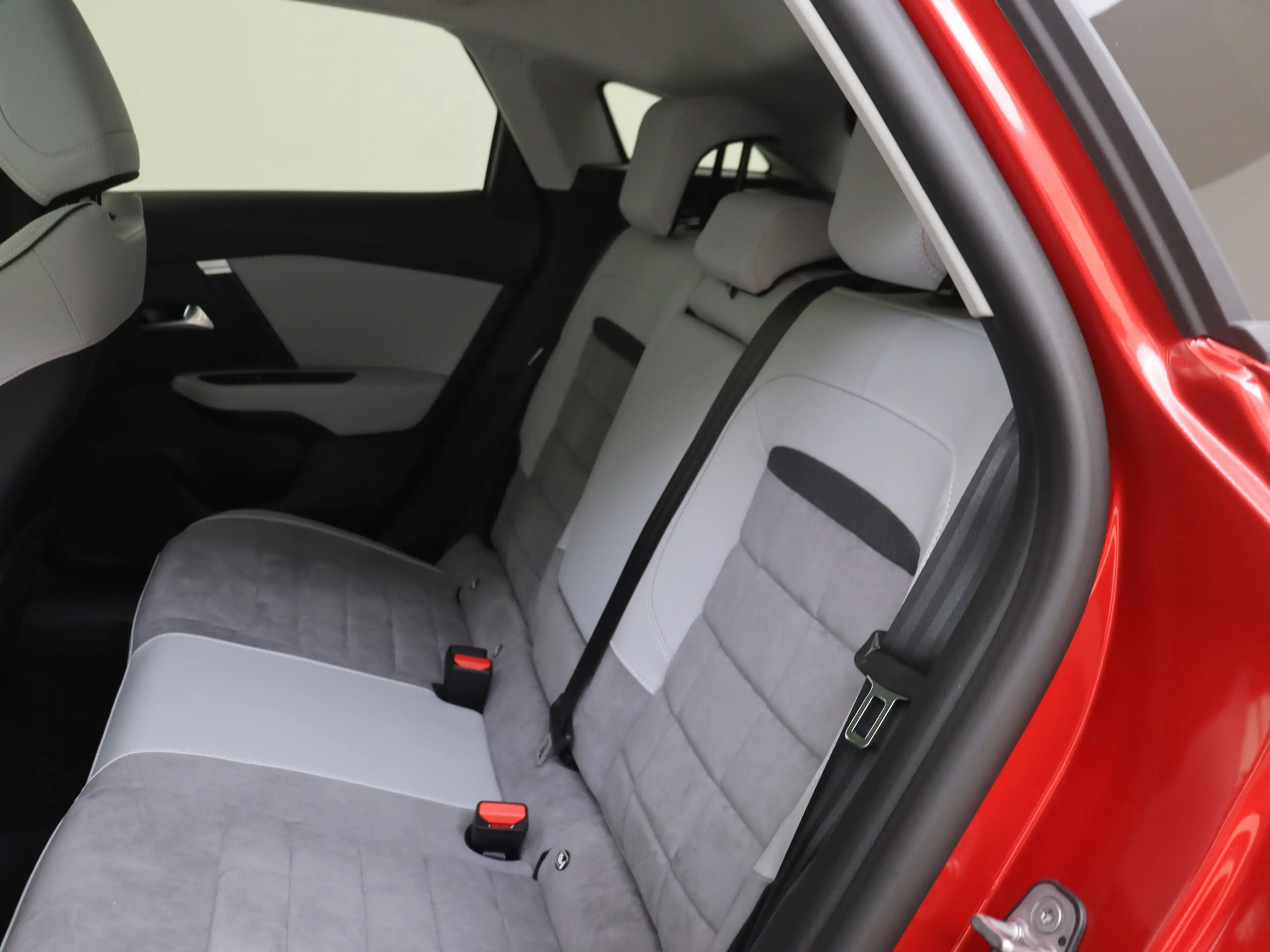 Citroen C4 1.2 Hybrid 145pk Max | Panoramadak | Stoelverwarmi — photo 6