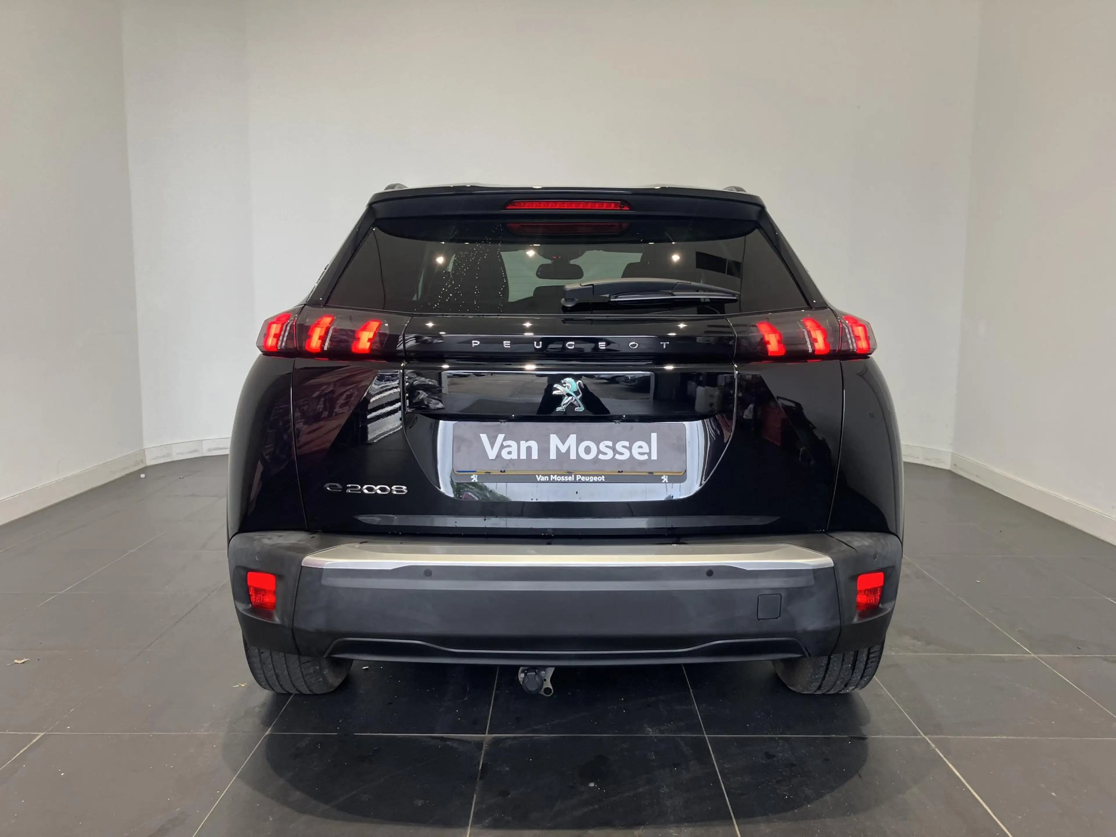 Peugeot e-2008 EV Allure 50 kWh — photo 5