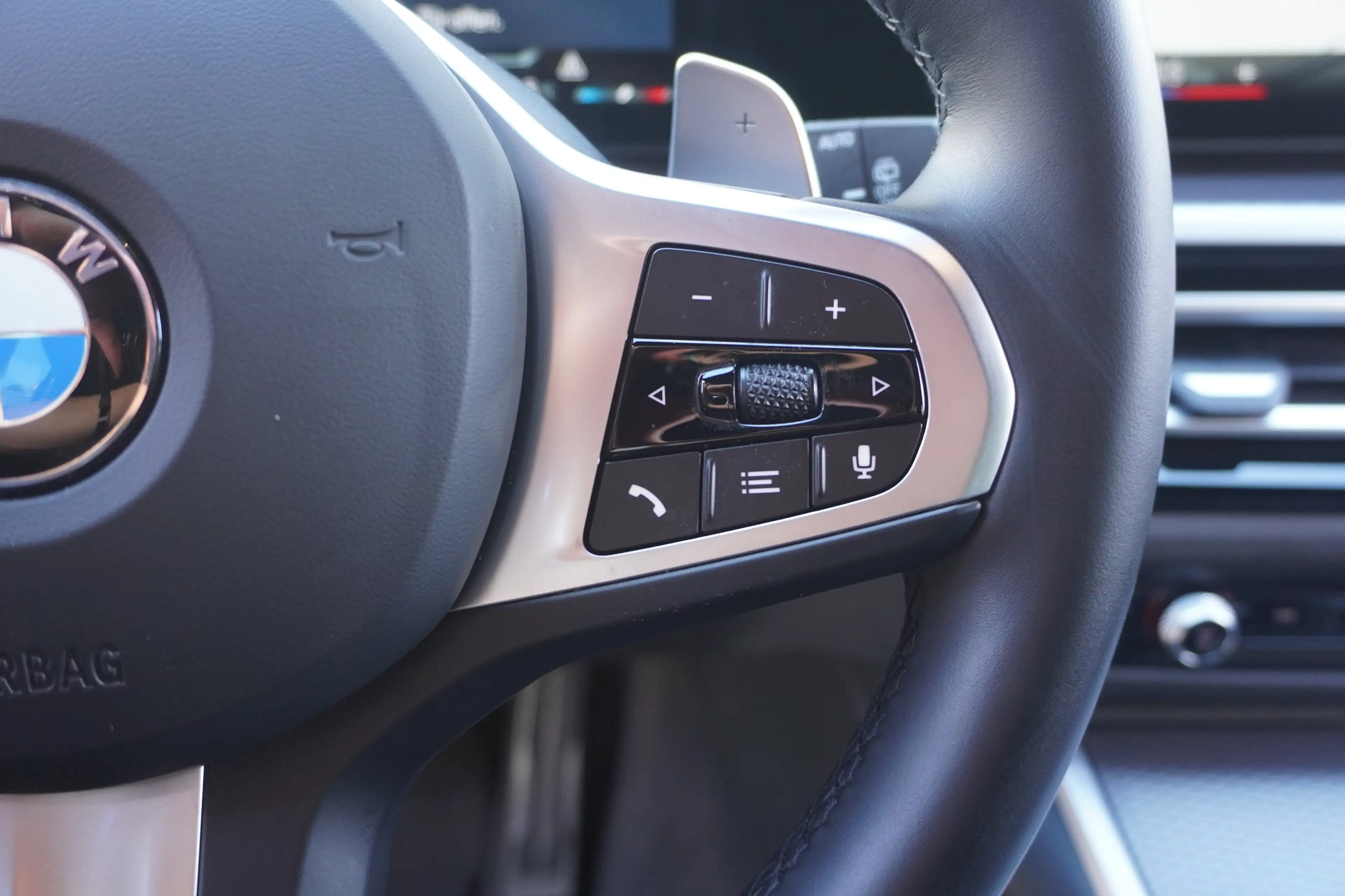 BMW 340 M340i xDrive Touring — photo 12