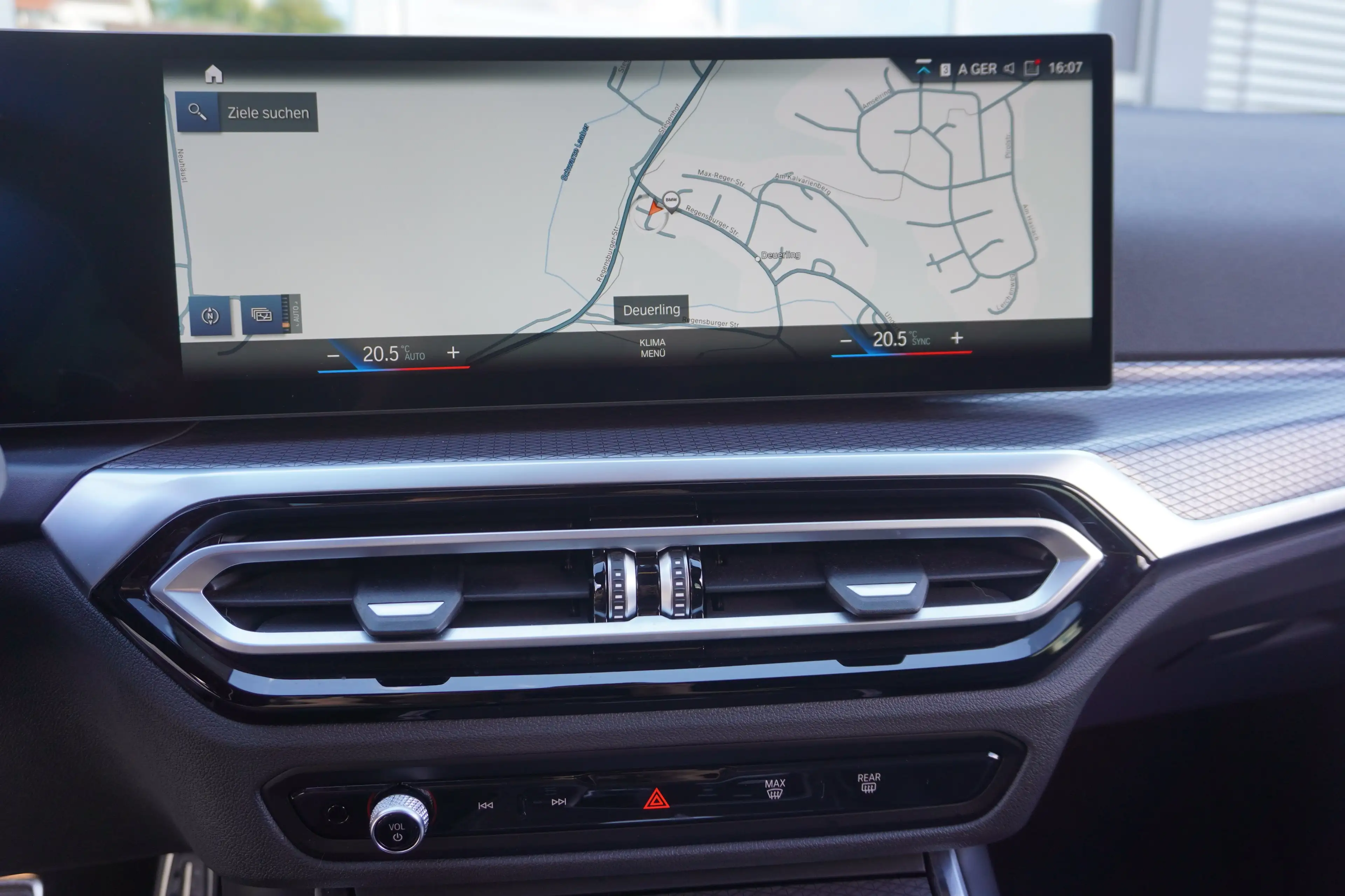 BMW 340 M340i xDrive Touring — photo 13