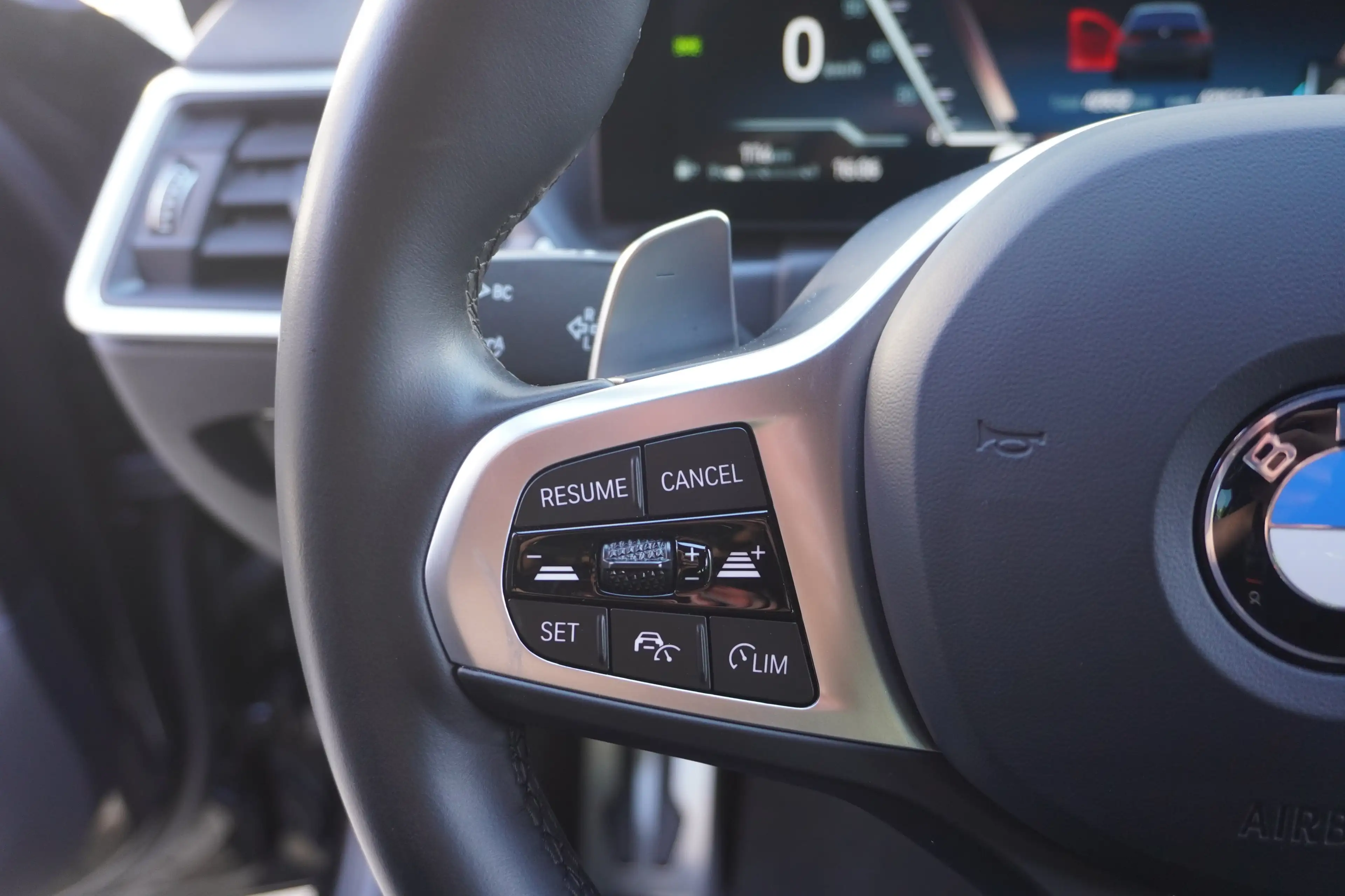 BMW 340 M340i xDrive Touring — photo 11