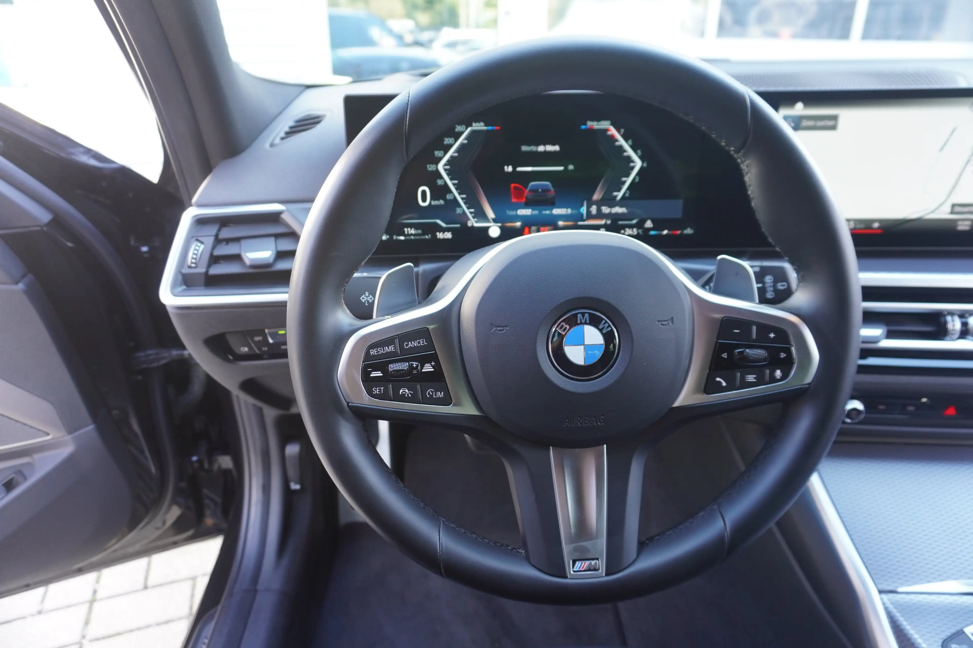 BMW 340 M340i xDrive Touring — photo 10