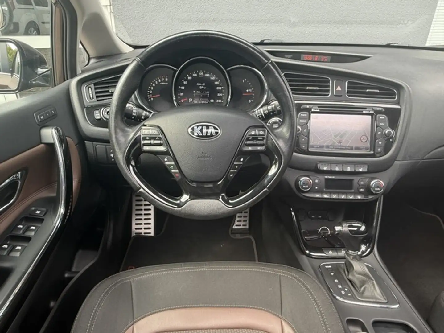 Kia Ceed SW / cee'd SW cee'd Sportswagon Aut,Navi,Pano,Xenon, Platinum Ed Braun - 2