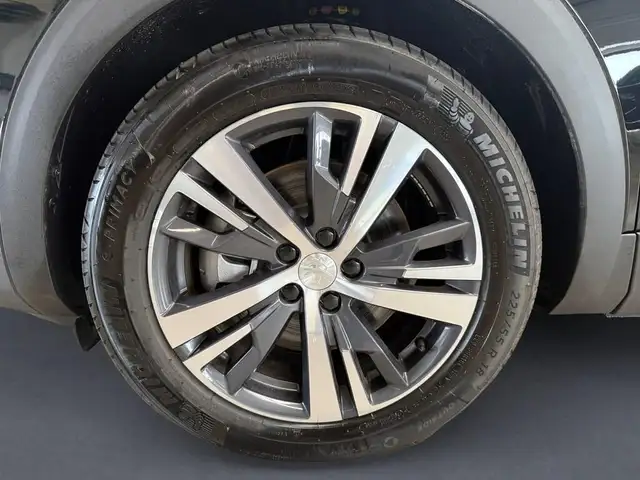 Peugeot 3008 view 9