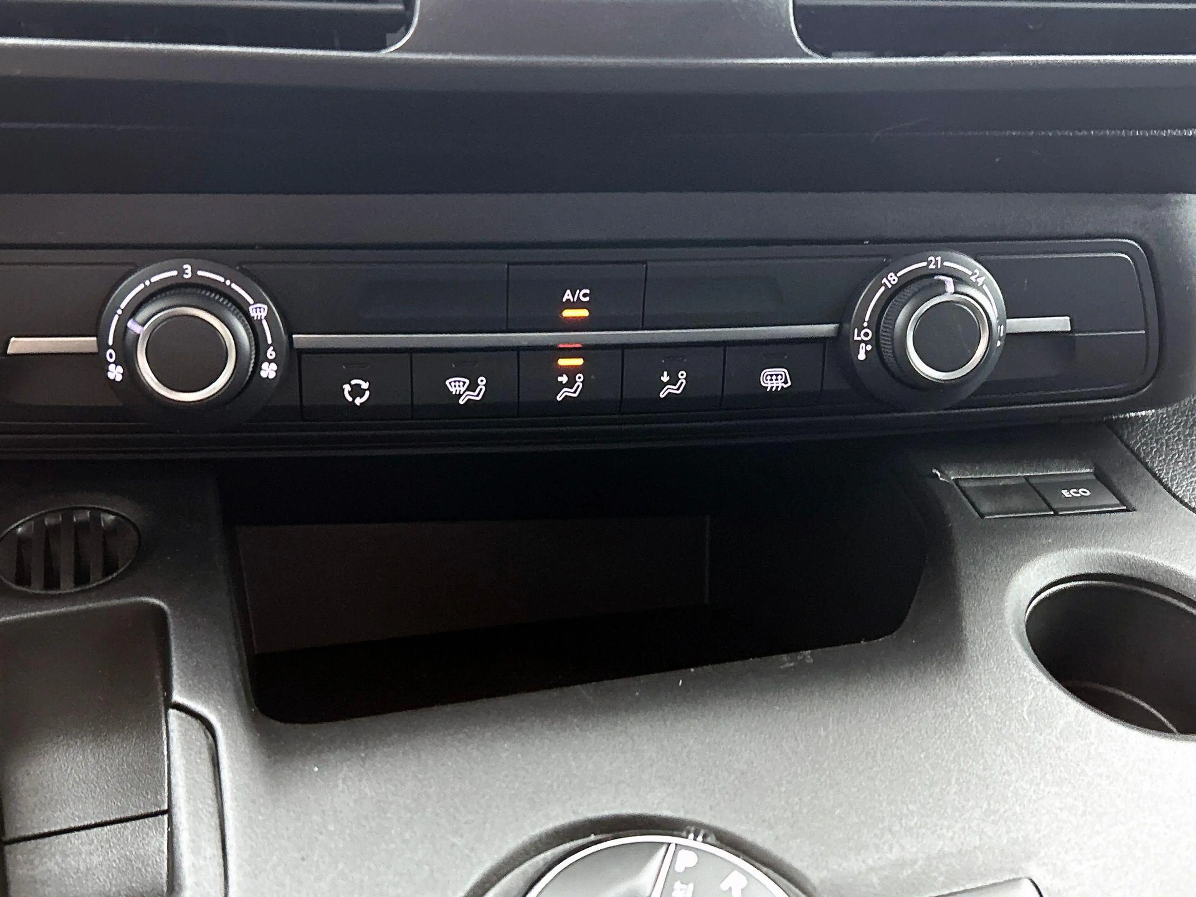 Opel Combo 130pk L1 Automaat Apple Carplay Trekhaak Parkeerse — photo 17