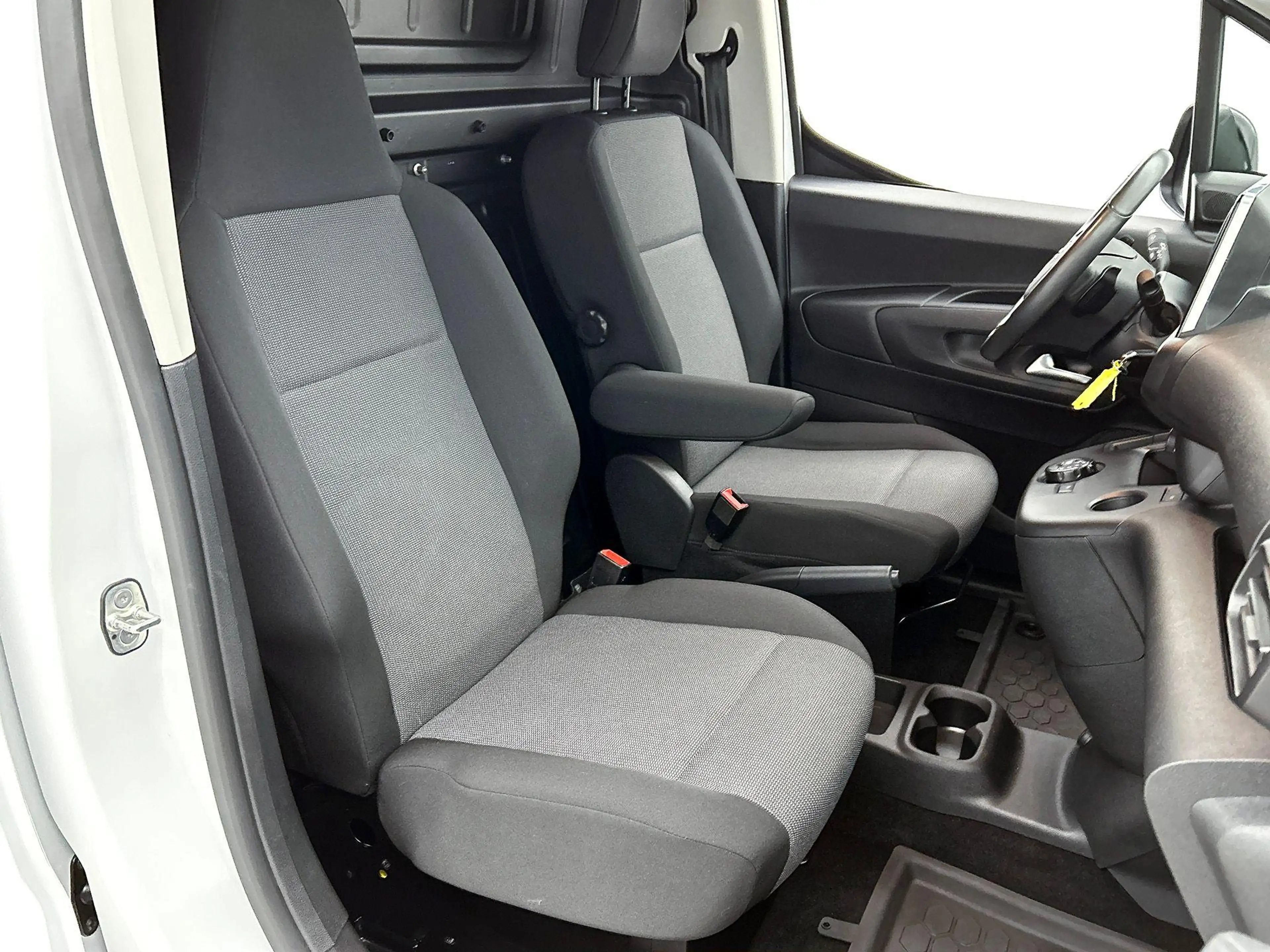 Opel Combo 130pk L1 Automaat Apple Carplay Trekhaak Parkeerse — photo 38