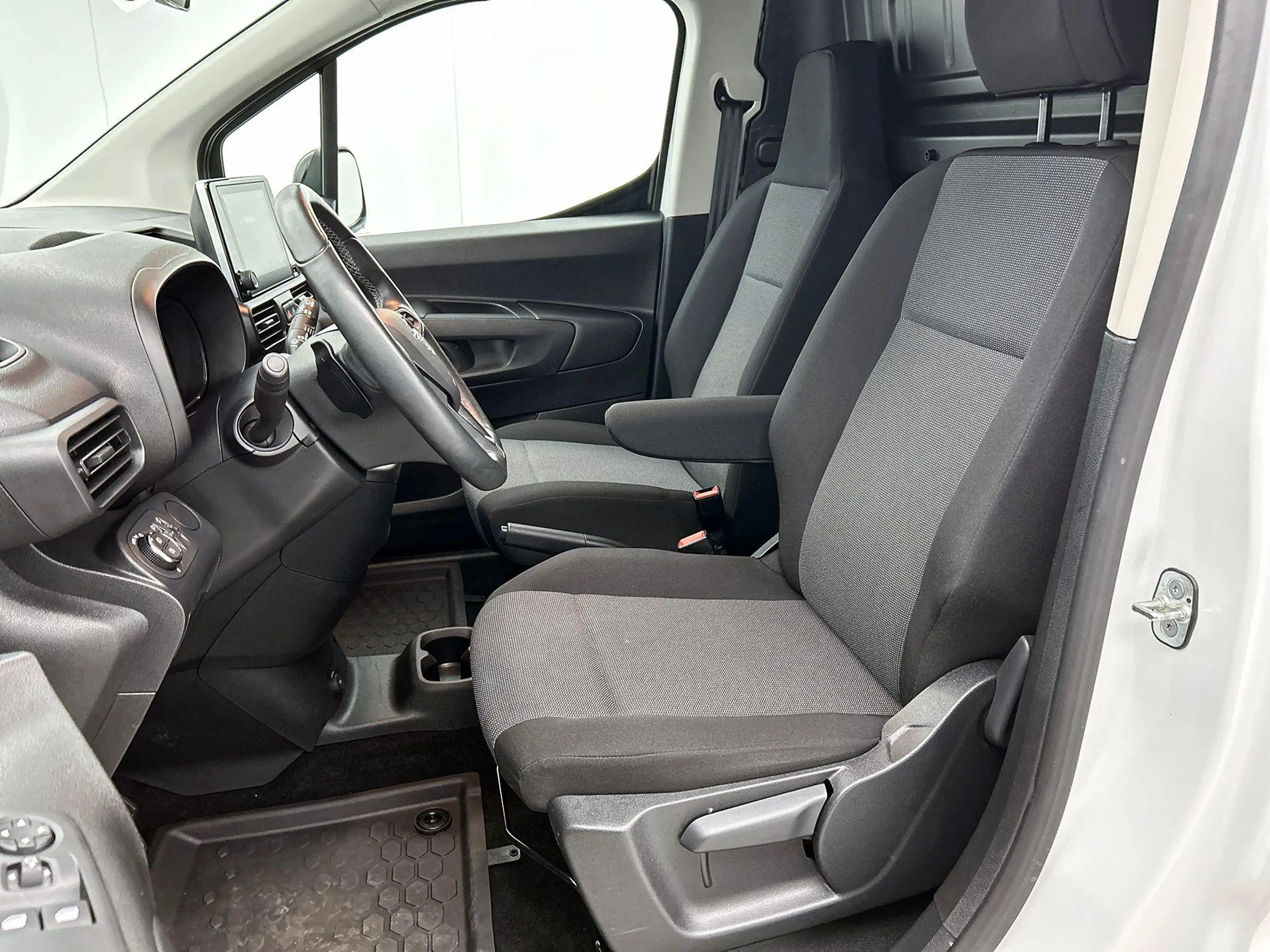 Opel Combo 130pk L1 Automaat Apple Carplay Trekhaak Parkeerse — photo 37