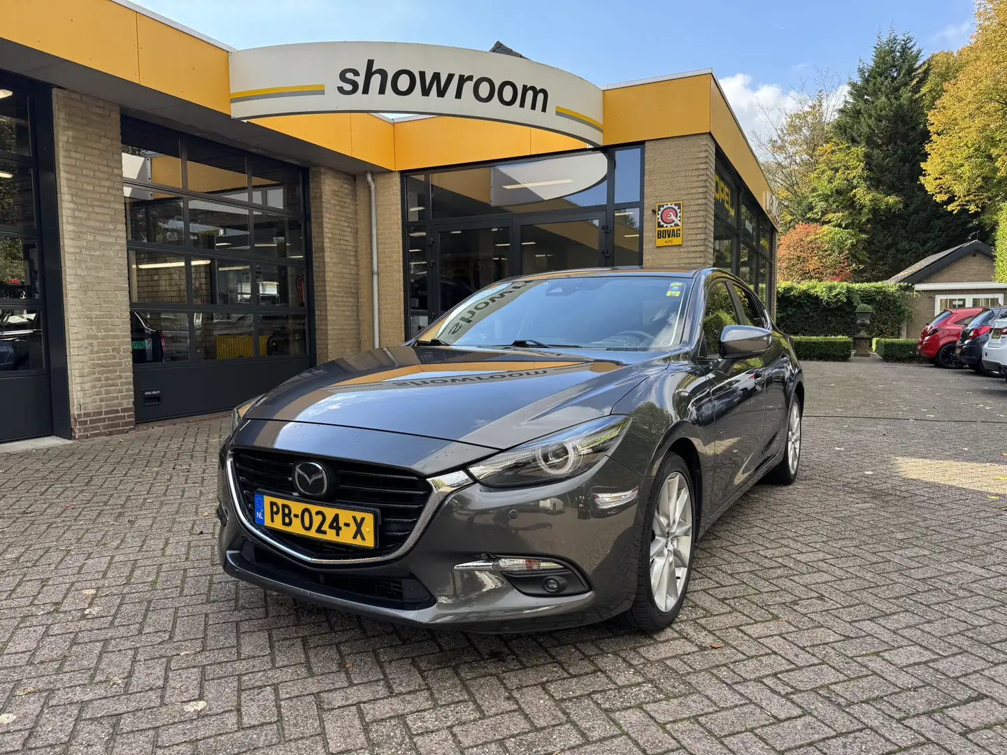Mazda 3 2.2 SkyActiv-D 150 GT-M EXCL BPM €6600,- Gris - 1