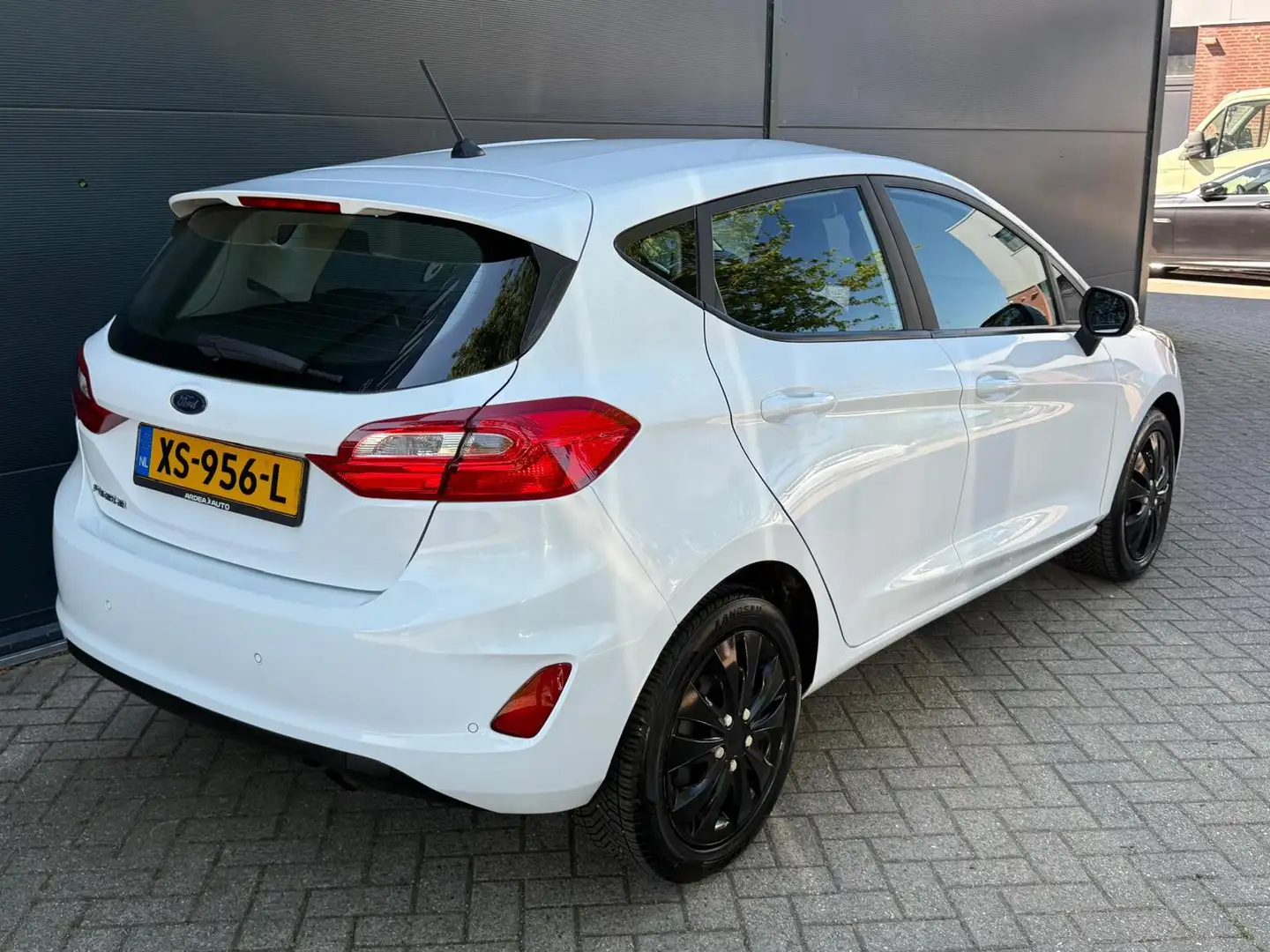 Ford Fiesta 1.1 Trend/NAVI/AIRCO/bluetooth/CRUISE/Parkeer sens Weiß - 2
