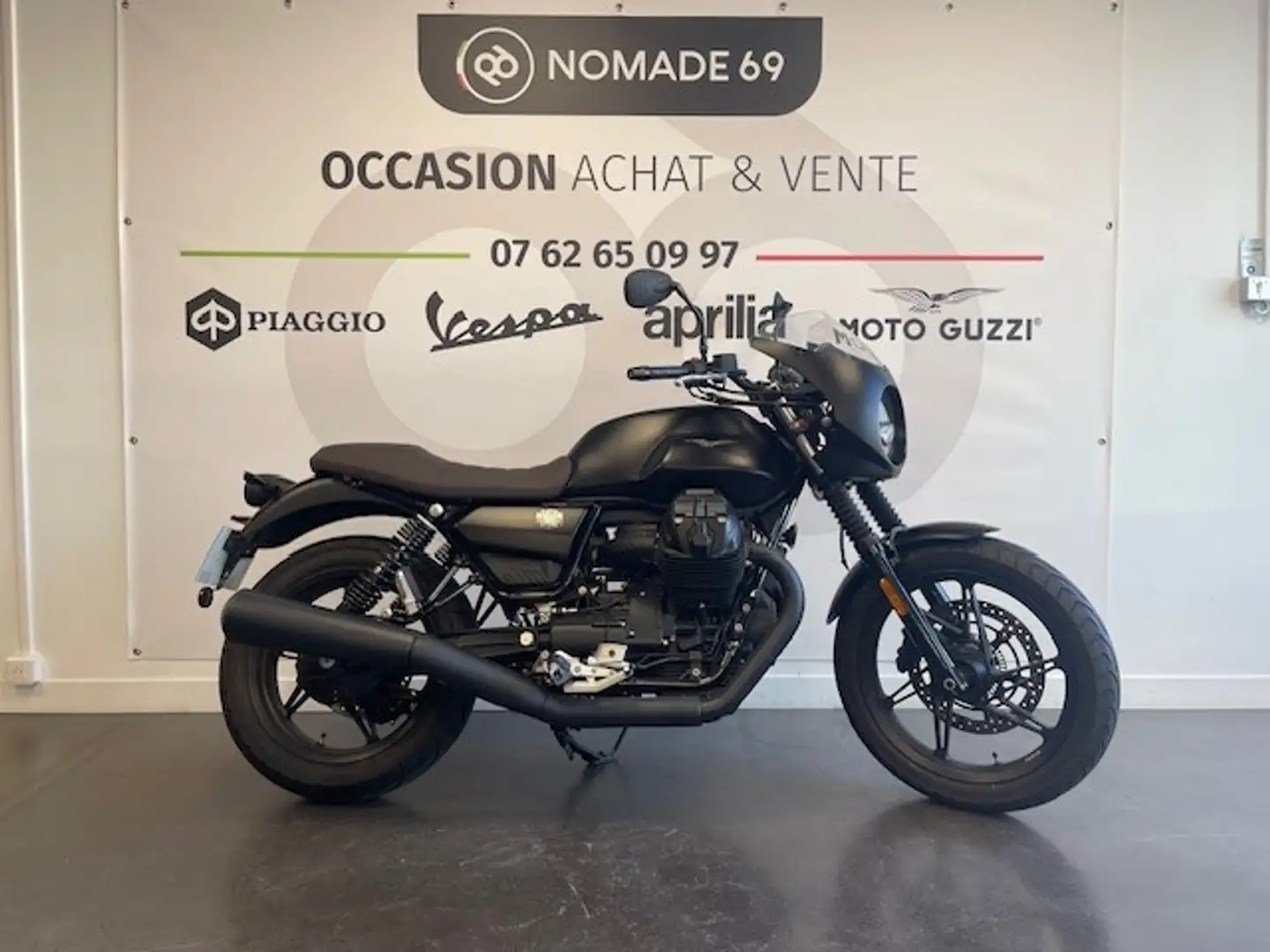 Moto Guzzi V 7 Noir - 1