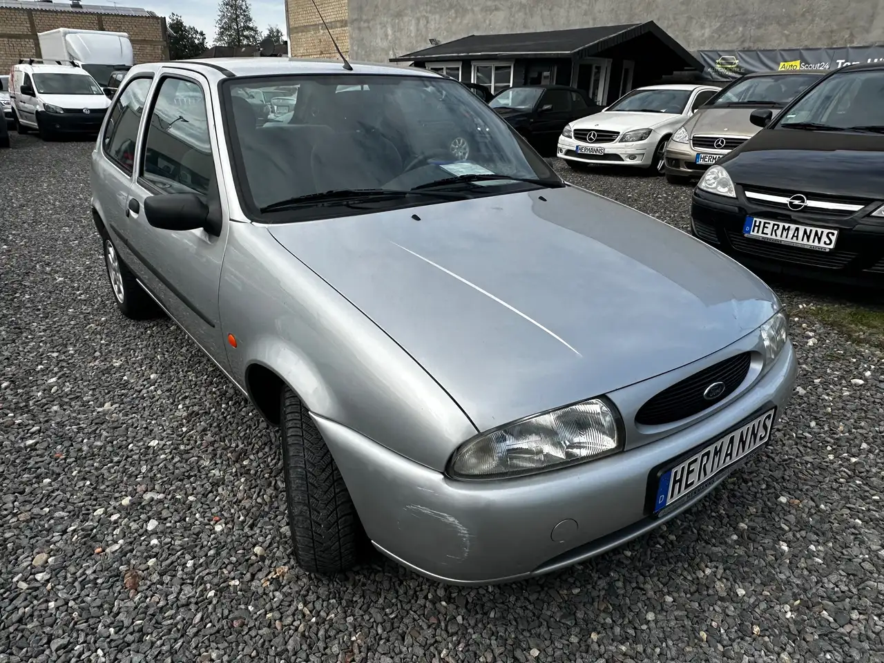 Ford Fiesta *ALLWETTERREIFEN / KLIMAANLAGE / TÜV NEU*, foto 3
