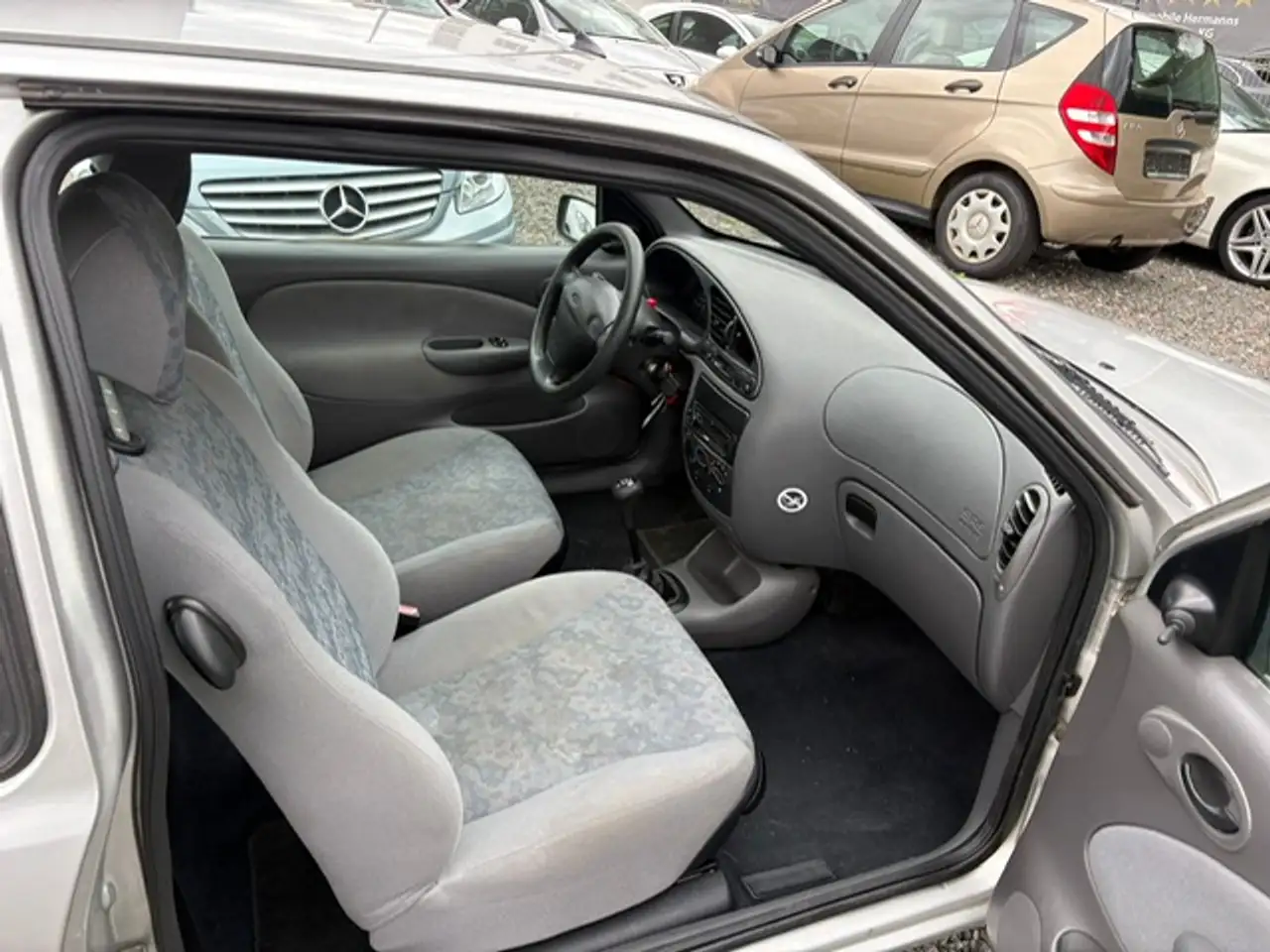 Ford Fiesta *ALLWETTERREIFEN / KLIMAANLAGE / TÜV NEU*, foto 10