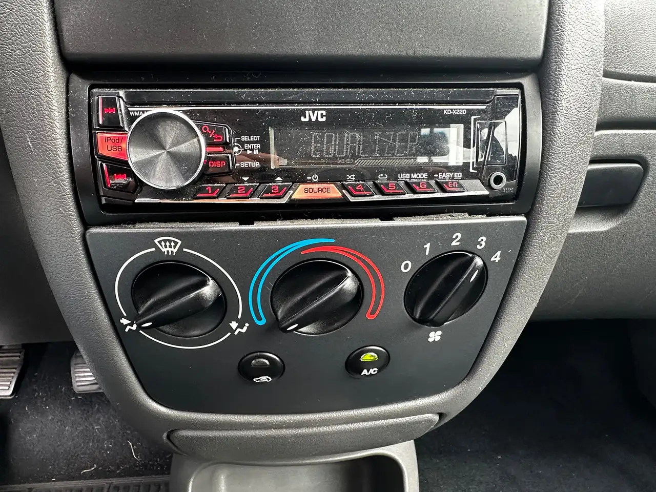 Ford Fiesta *ALLWETTERREIFEN / KLIMAANLAGE / TÜV NEU*, foto 8