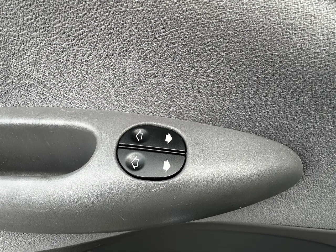Ford Fiesta *ALLWETTERREIFEN / KLIMAANLAGE / TÜV NEU*, foto 11