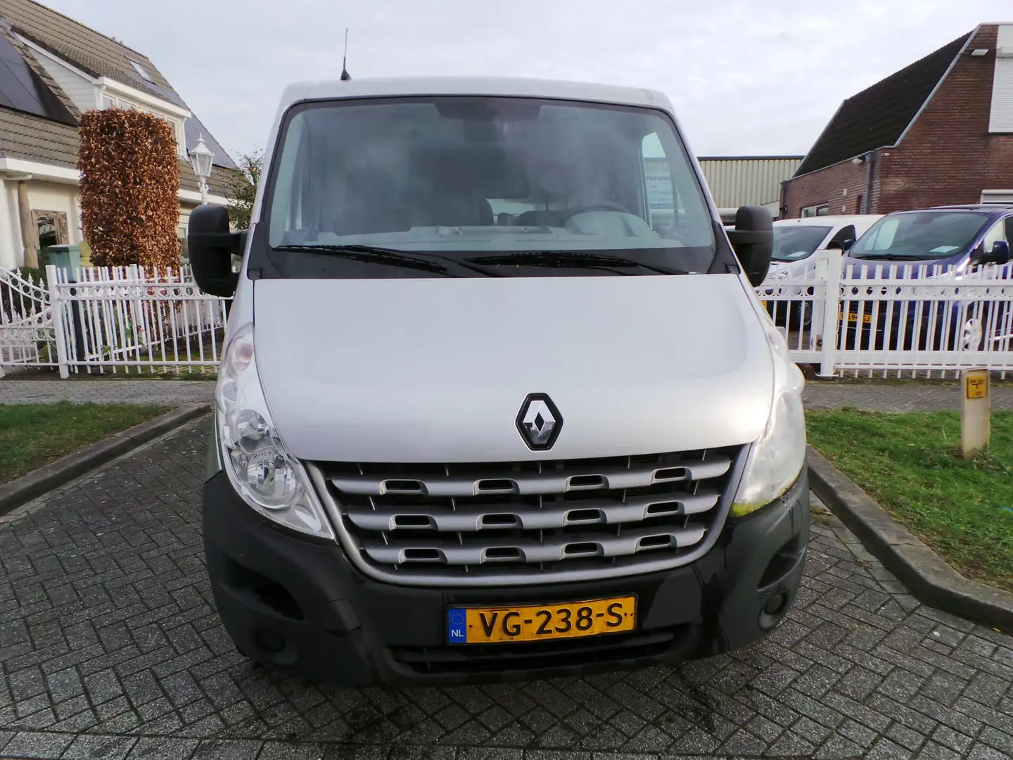 Renault Master T28 2.3 dCi L1H1 Airco, cruise, Navi Zilver - 2