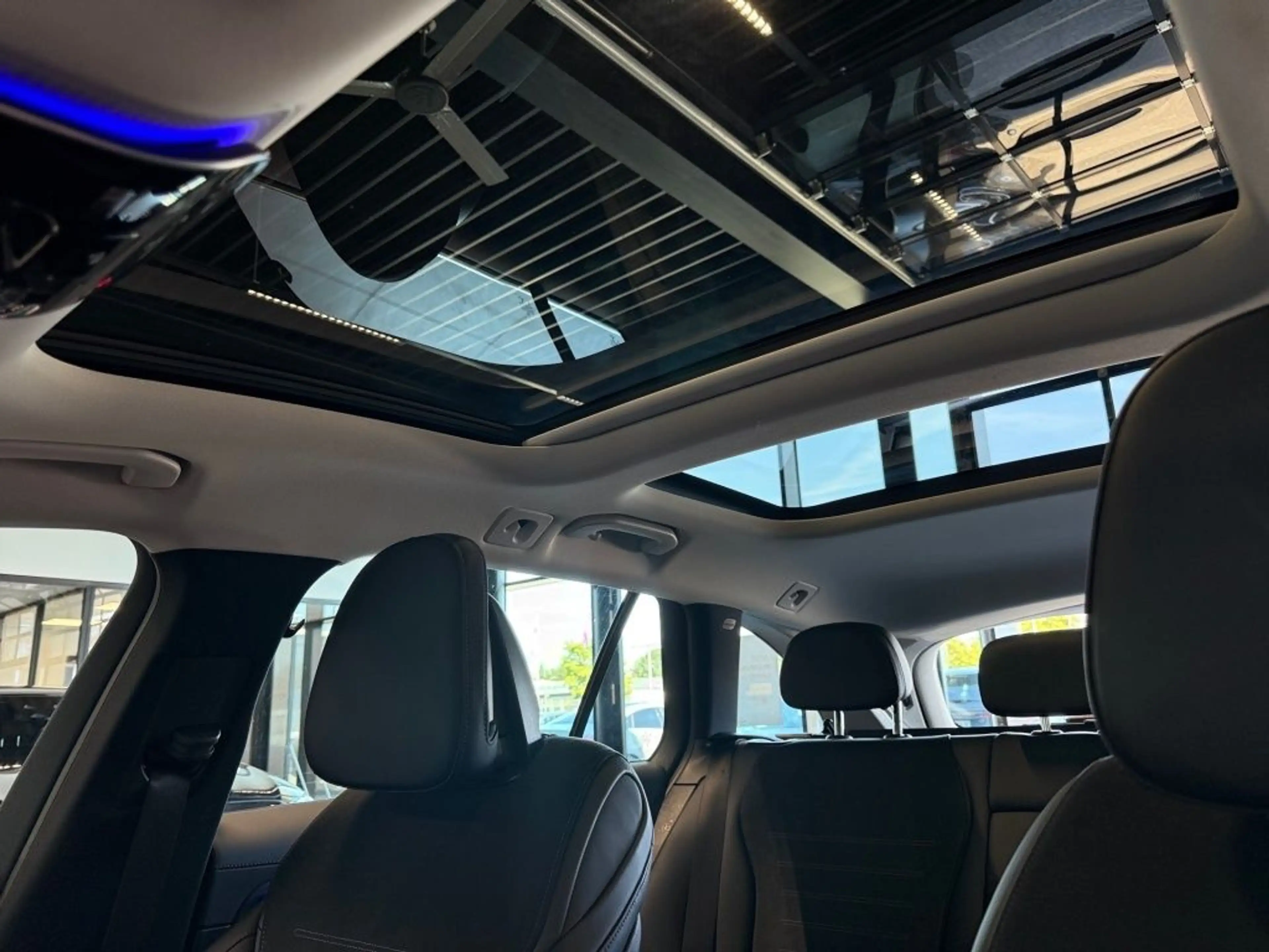 Mercedes-Benz C 220 d T AMG+PANO+RFK+AMBIENTE+TEMPOMAT+CARPLAY — photo 14