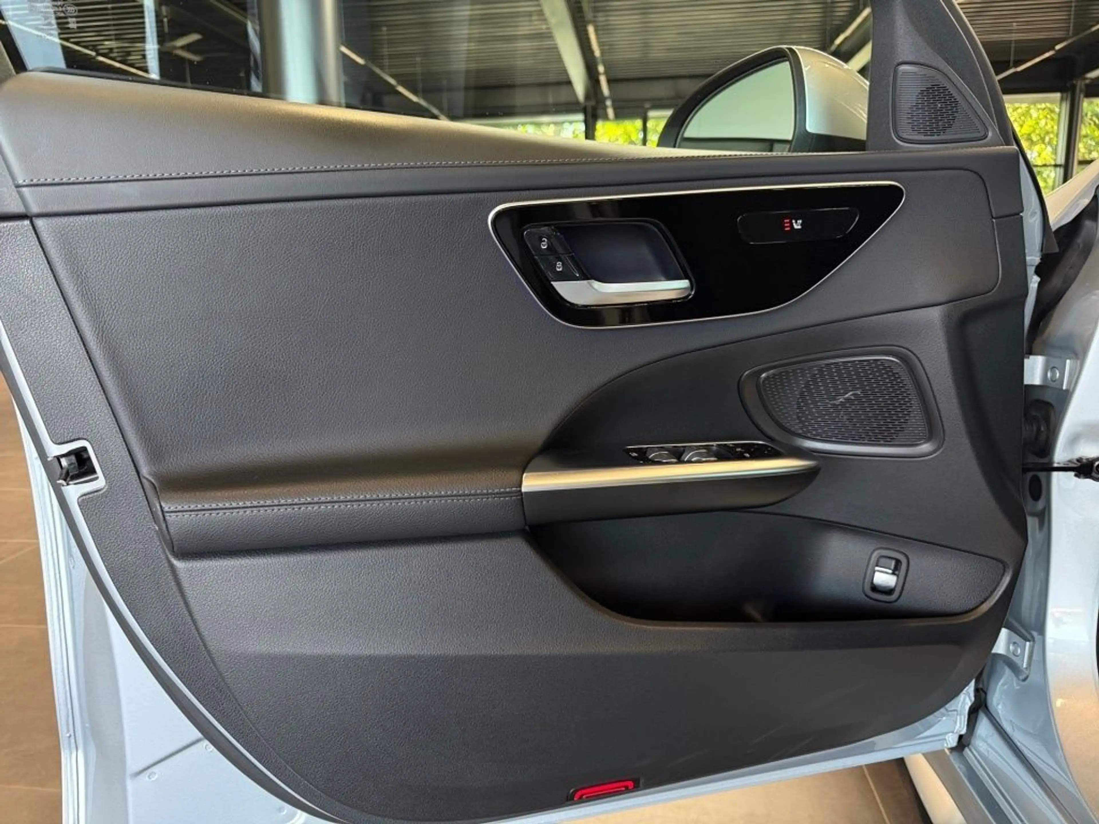 Mercedes-Benz C 220 d T AMG+PANO+RFK+AMBIENTE+TEMPOMAT+CARPLAY — photo 4
