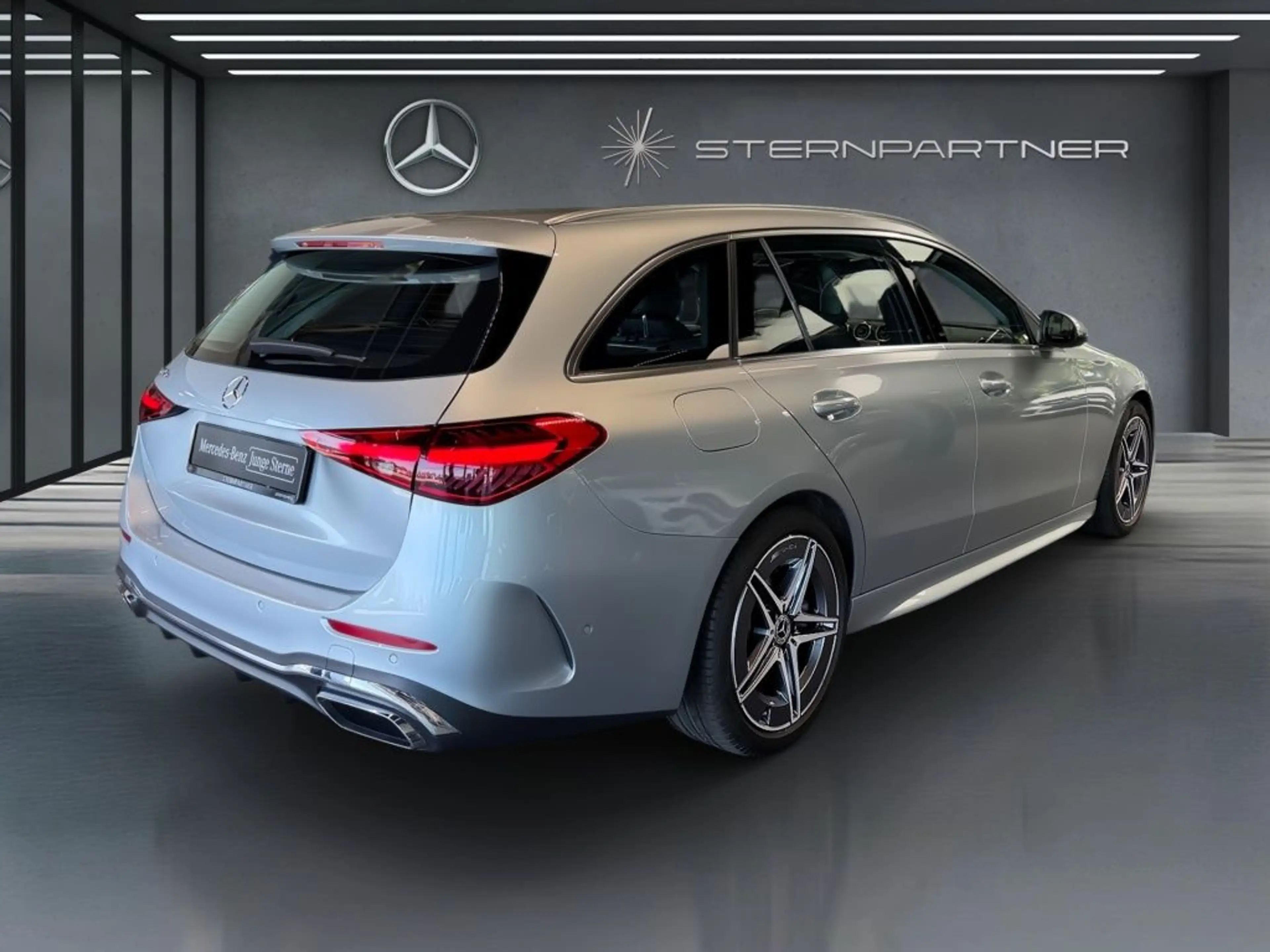 Mercedes-Benz C 220 d T AMG+PANO+RFK+AMBIENTE+TEMPOMAT+CARPLAY — photo 9