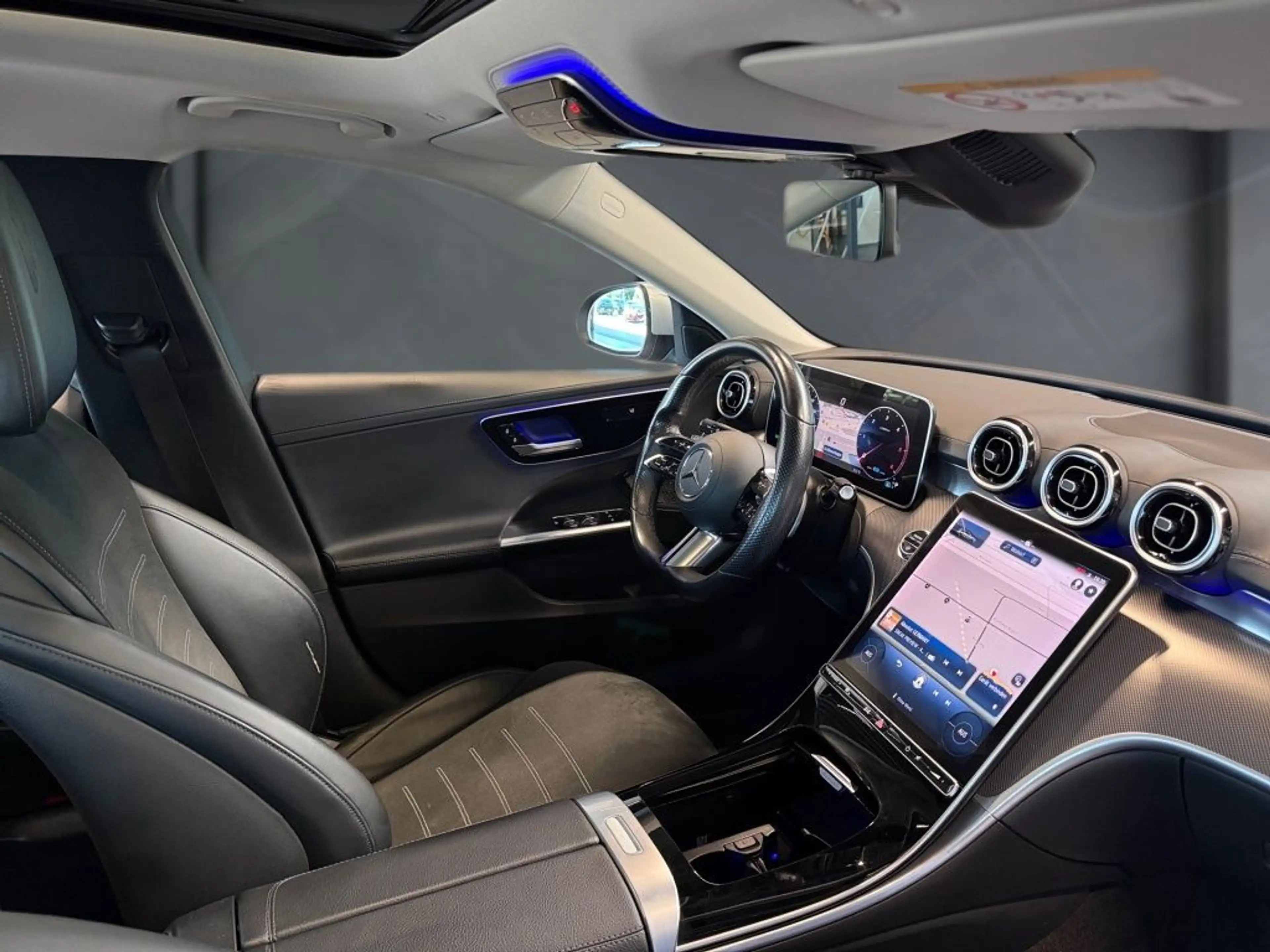 Mercedes-Benz C 220 d T AMG+PANO+RFK+AMBIENTE+TEMPOMAT+CARPLAY — photo 13