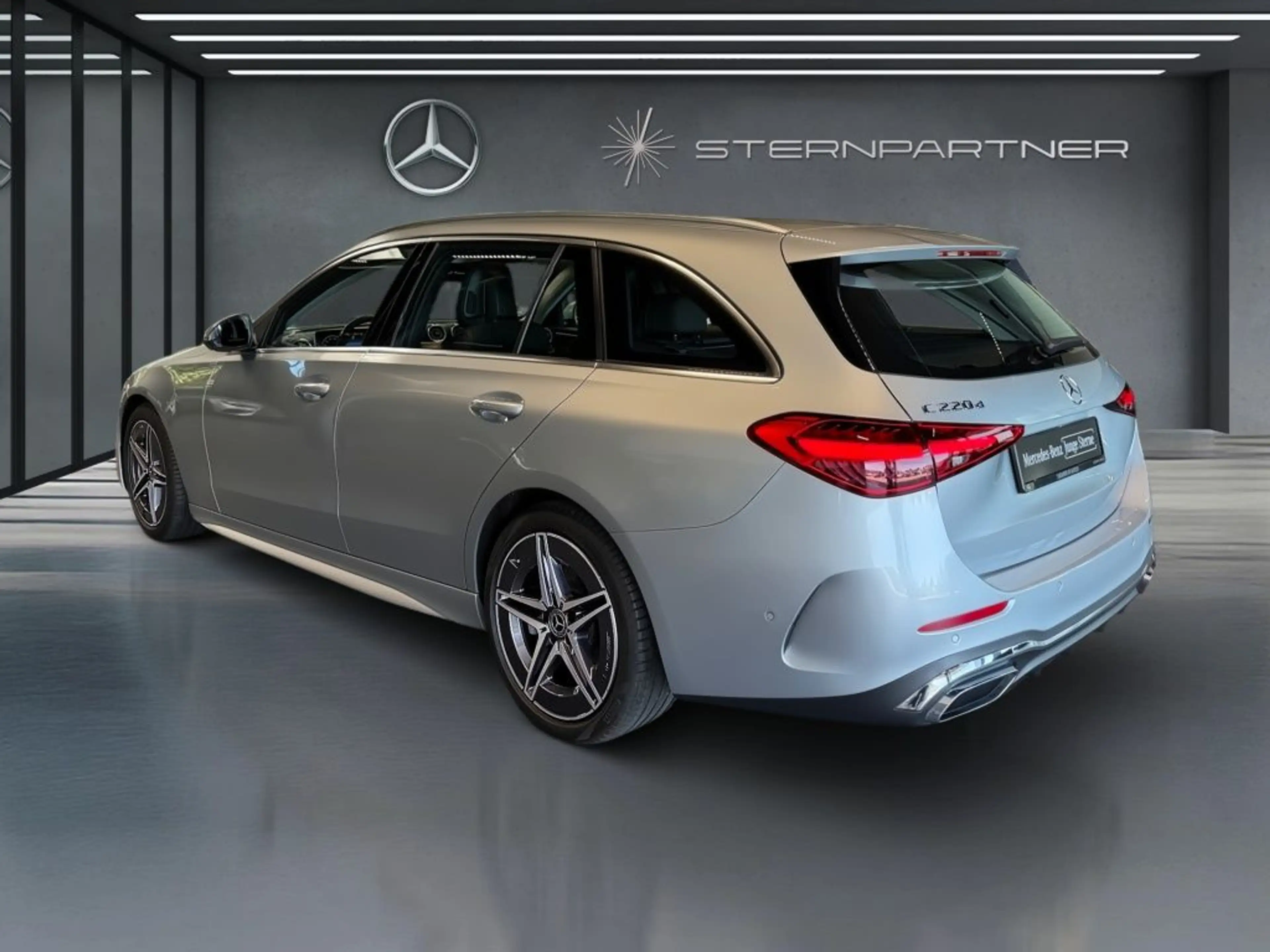 Mercedes-Benz C 220 d T AMG+PANO+RFK+AMBIENTE+TEMPOMAT+CARPLAY — photo 7