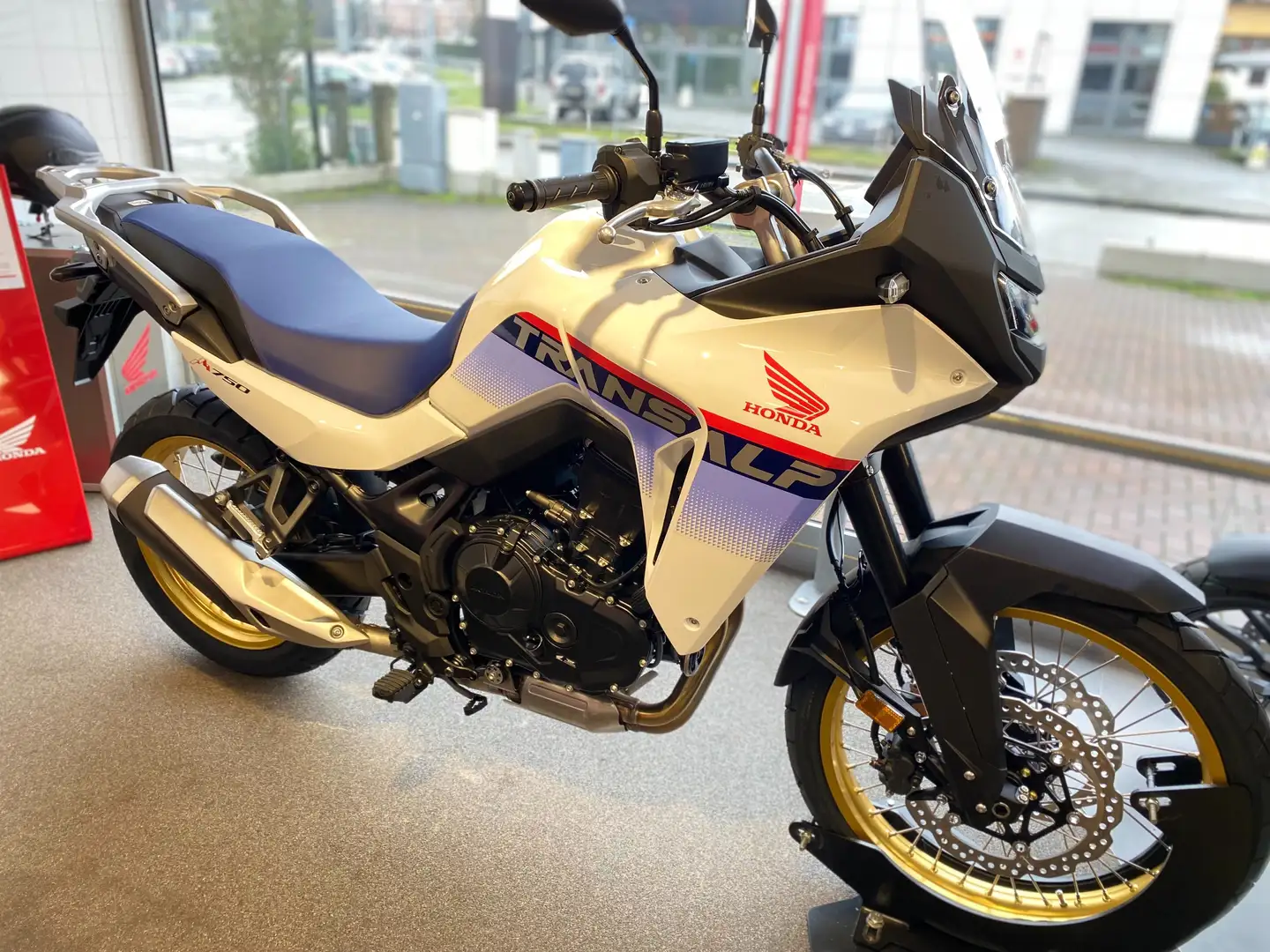 Honda Transalp XL750 Blanco - 2