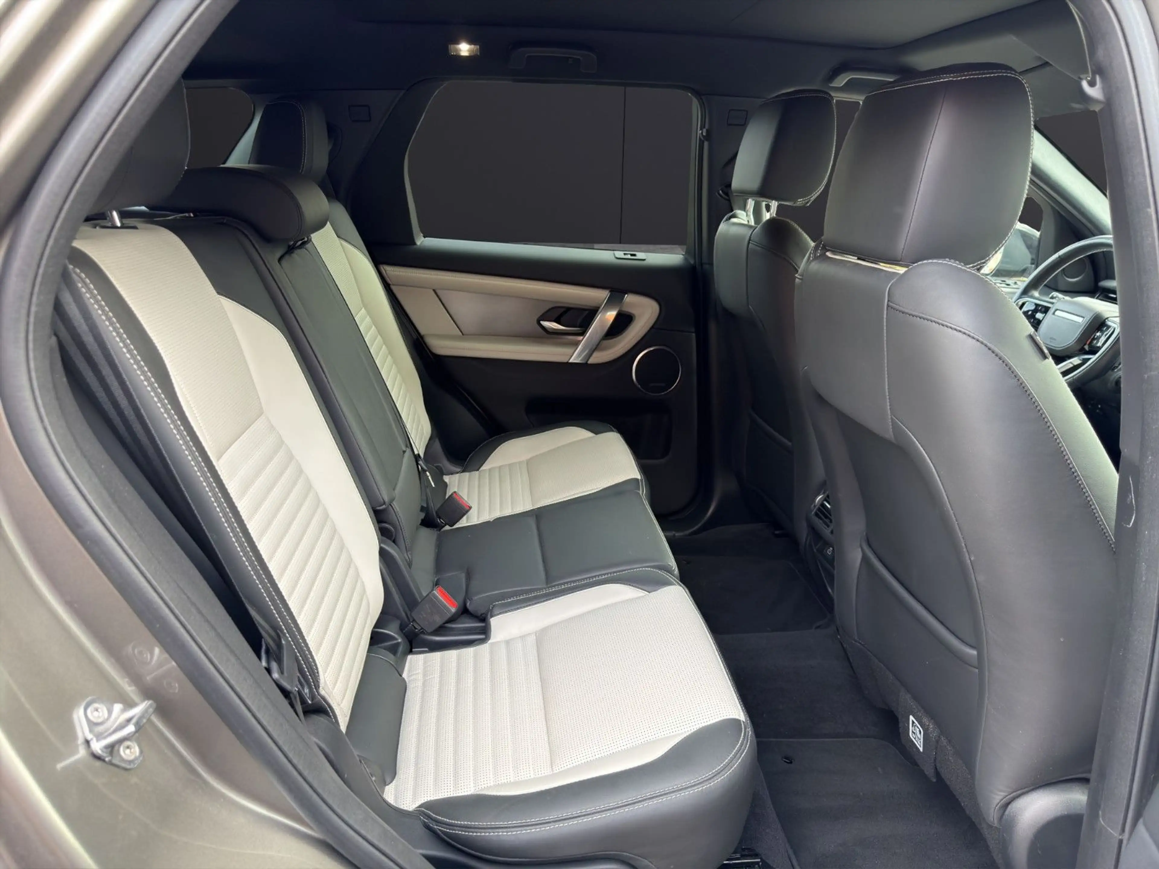 Land Rover Discovery Sport P300e HSE/Pano/Leder/Kamera/Shz — photo 18