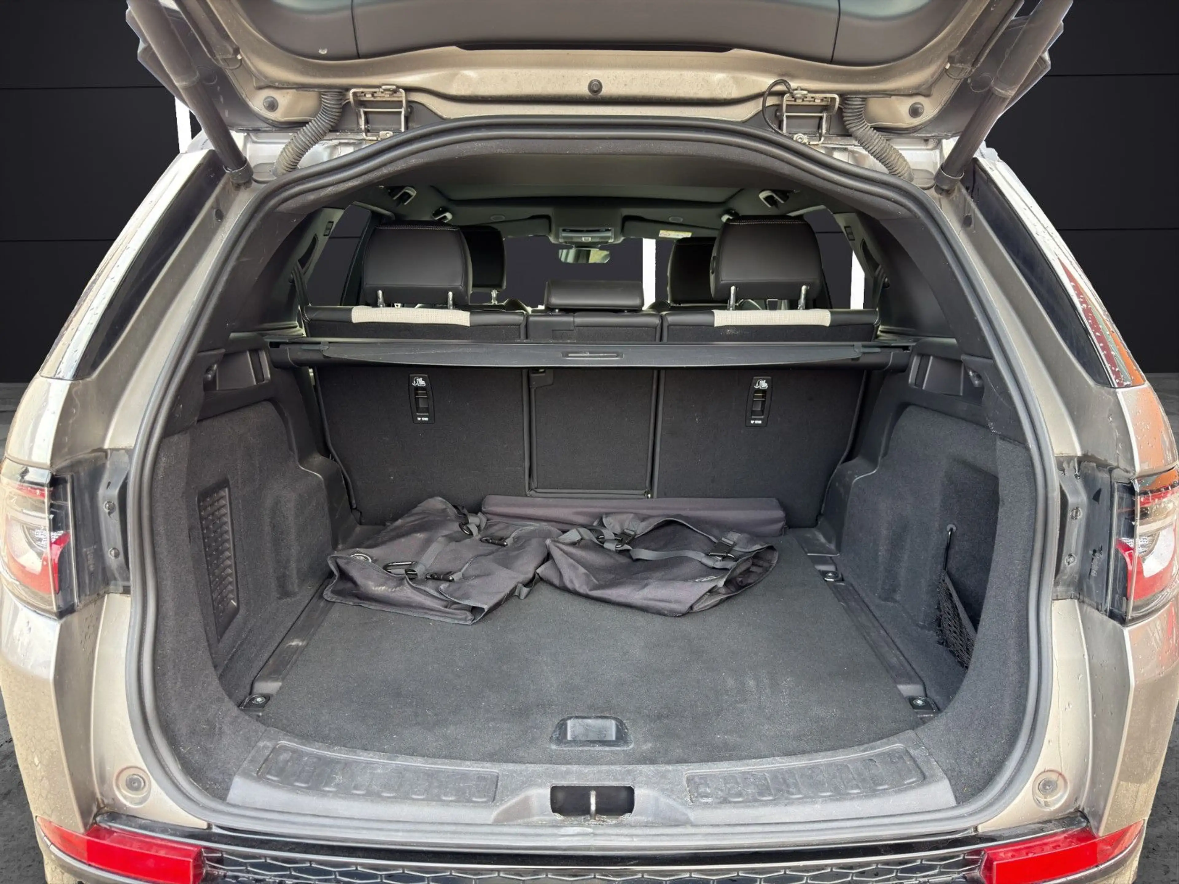 Land Rover Discovery Sport P300e HSE/Pano/Leder/Kamera/Shz — photo 20