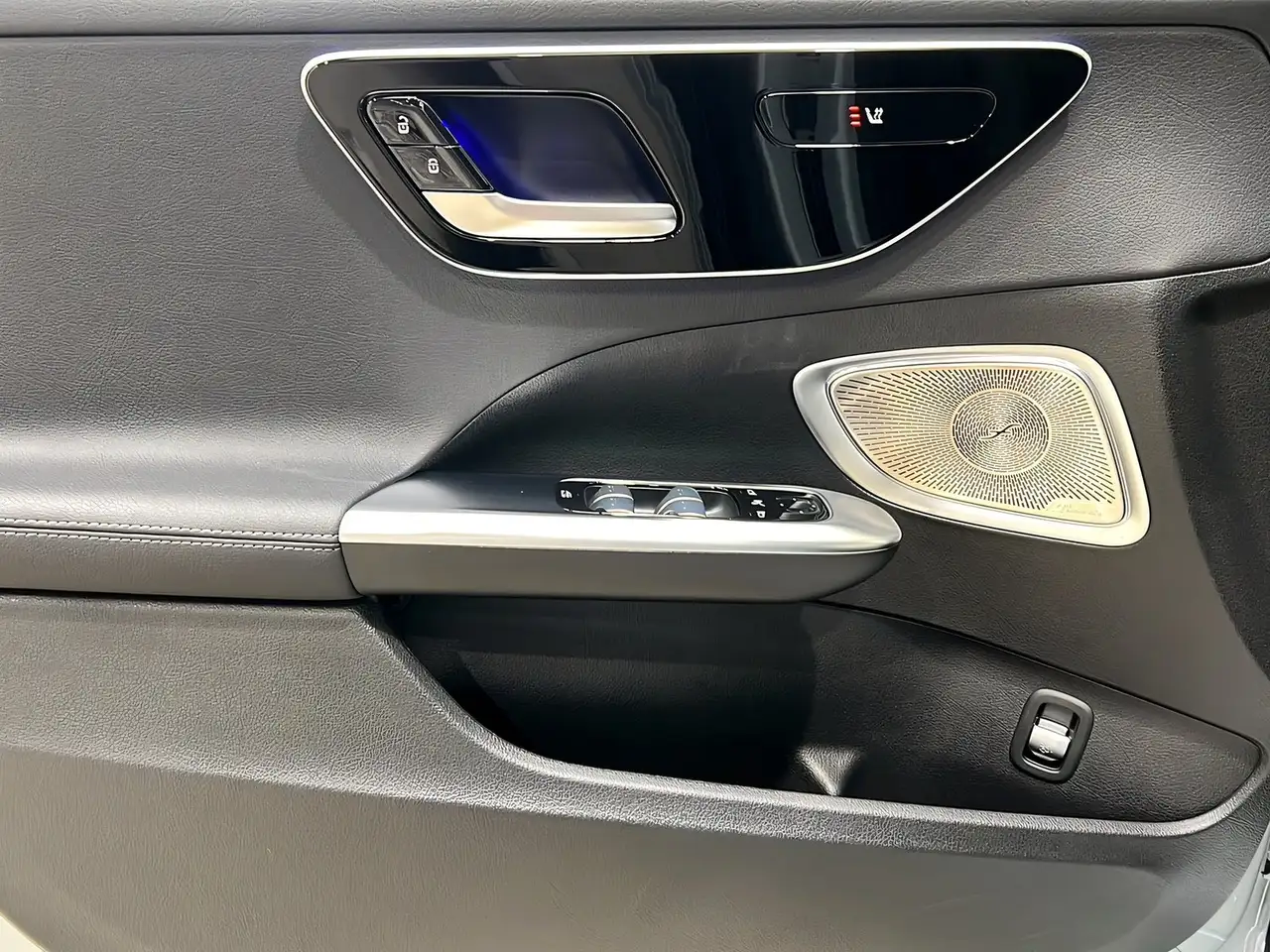 Mercedes-Benz C 180 T Avantgarde Burmester+Distronic+Totw.+LED 13