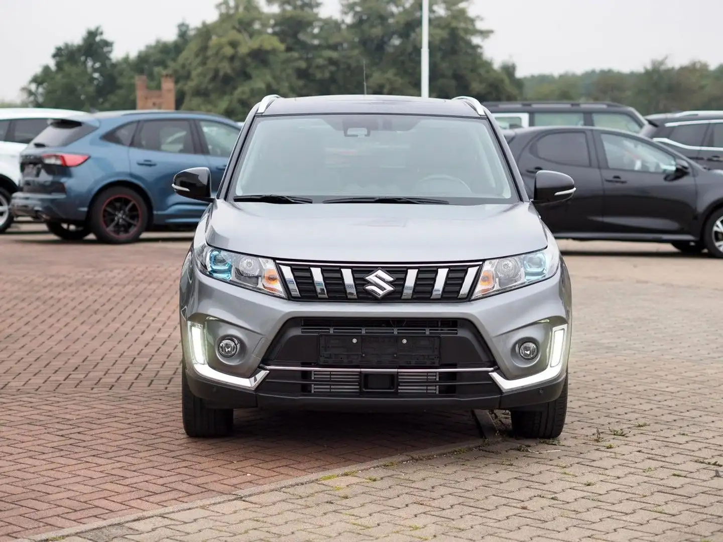 Suzuki Vitara 1.4 Pano LED 4x4 Navi Apple Android Gris - 2