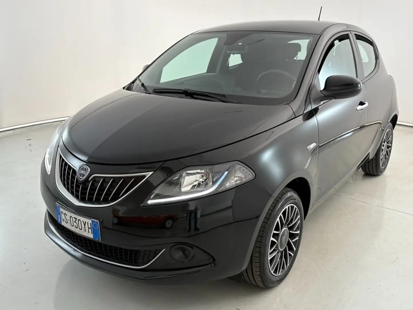 Lancia Ypsilon 1.0 FireFly Hybrid Platino Noir - 1