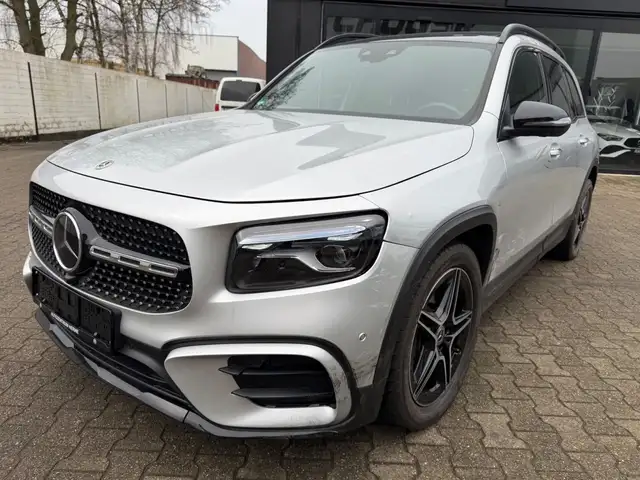 Mercedes-Benz GLB 220 AMG 4M DISTR PANO 360° HUD MULT 7 SITZE