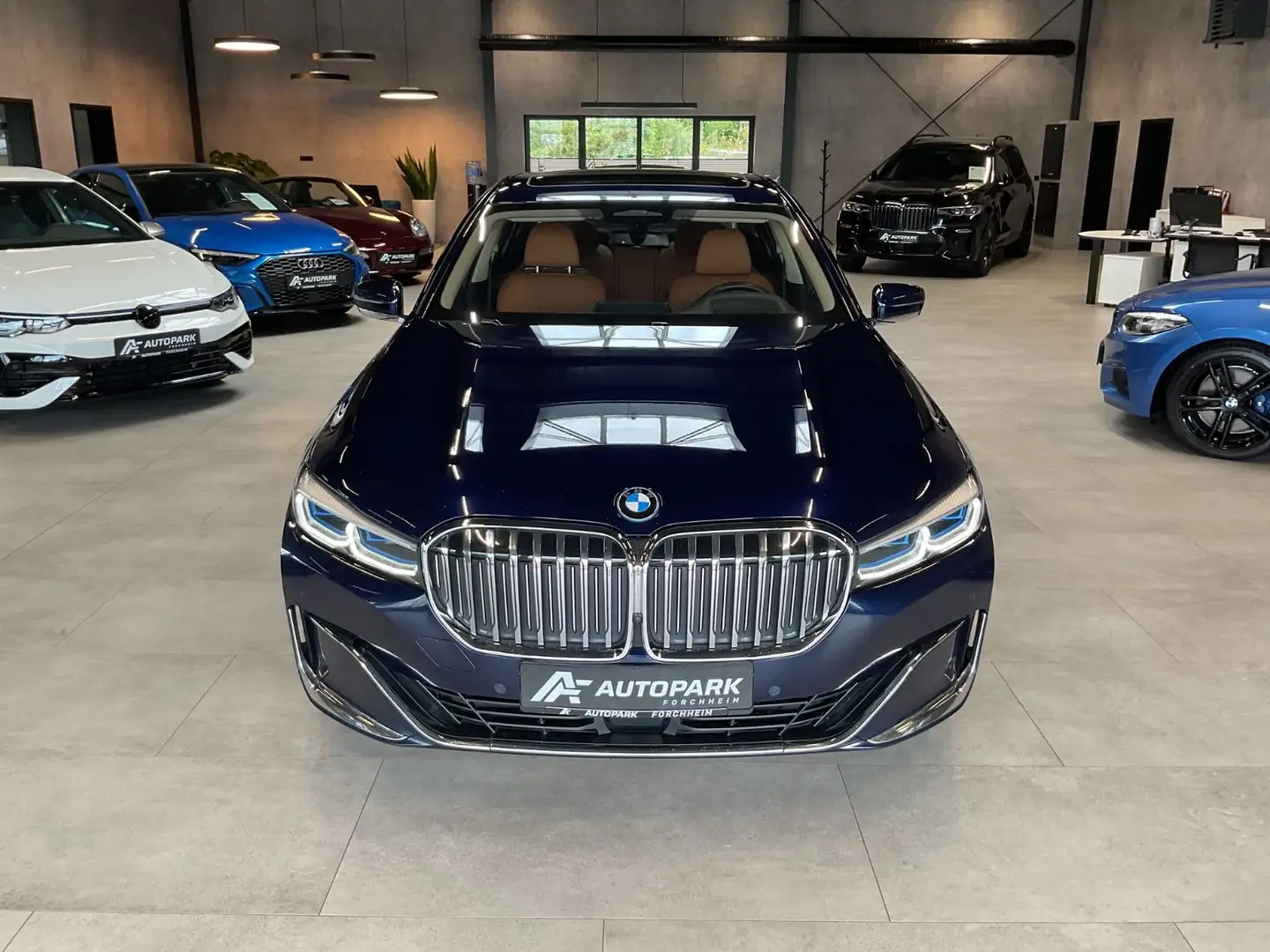 BMW 745 Le xDrive Executive Lounge Pano Voll Blau - 2