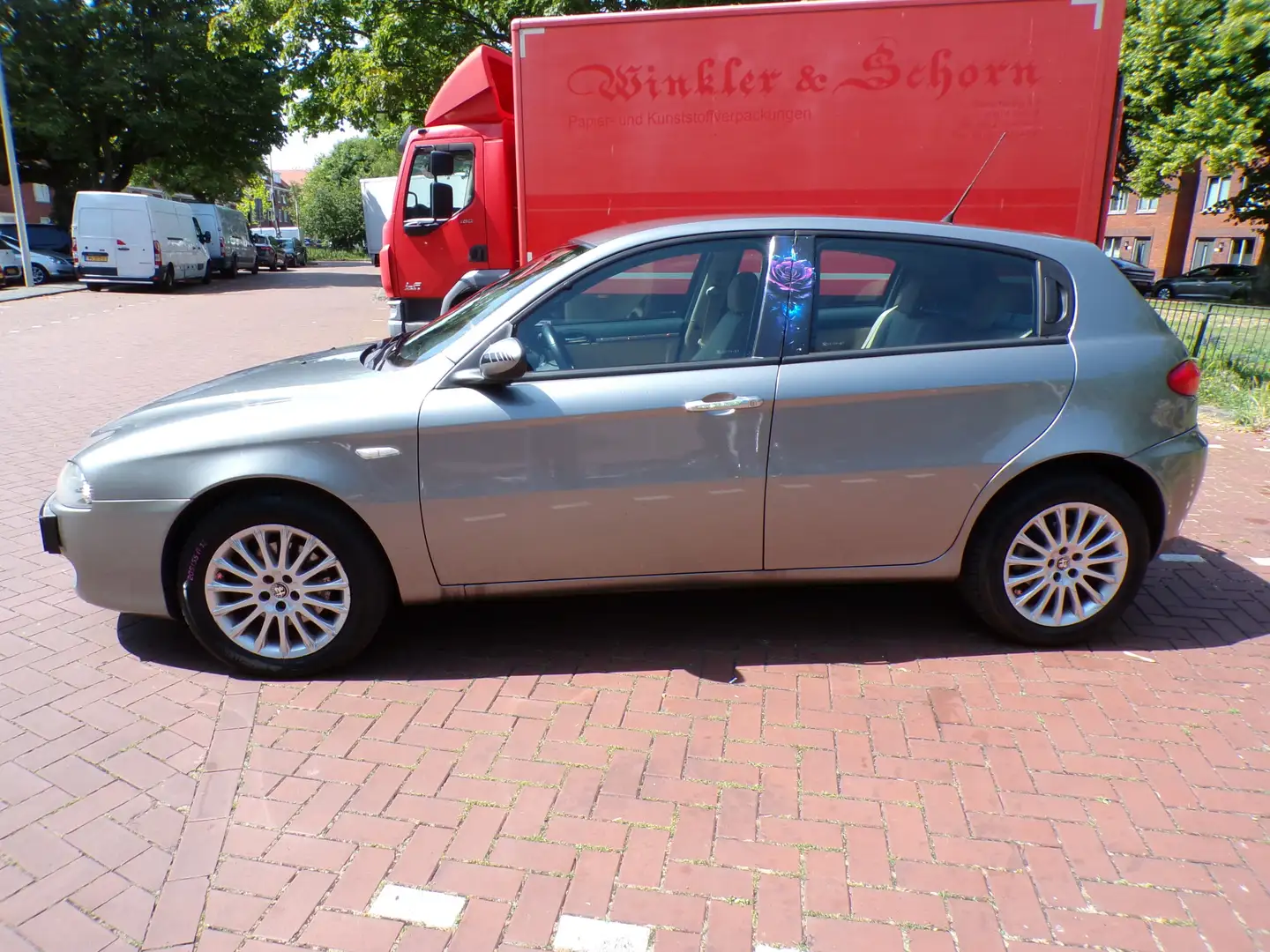 Alfa Romeo 147 1.6 T.Spark Business Gris - 2