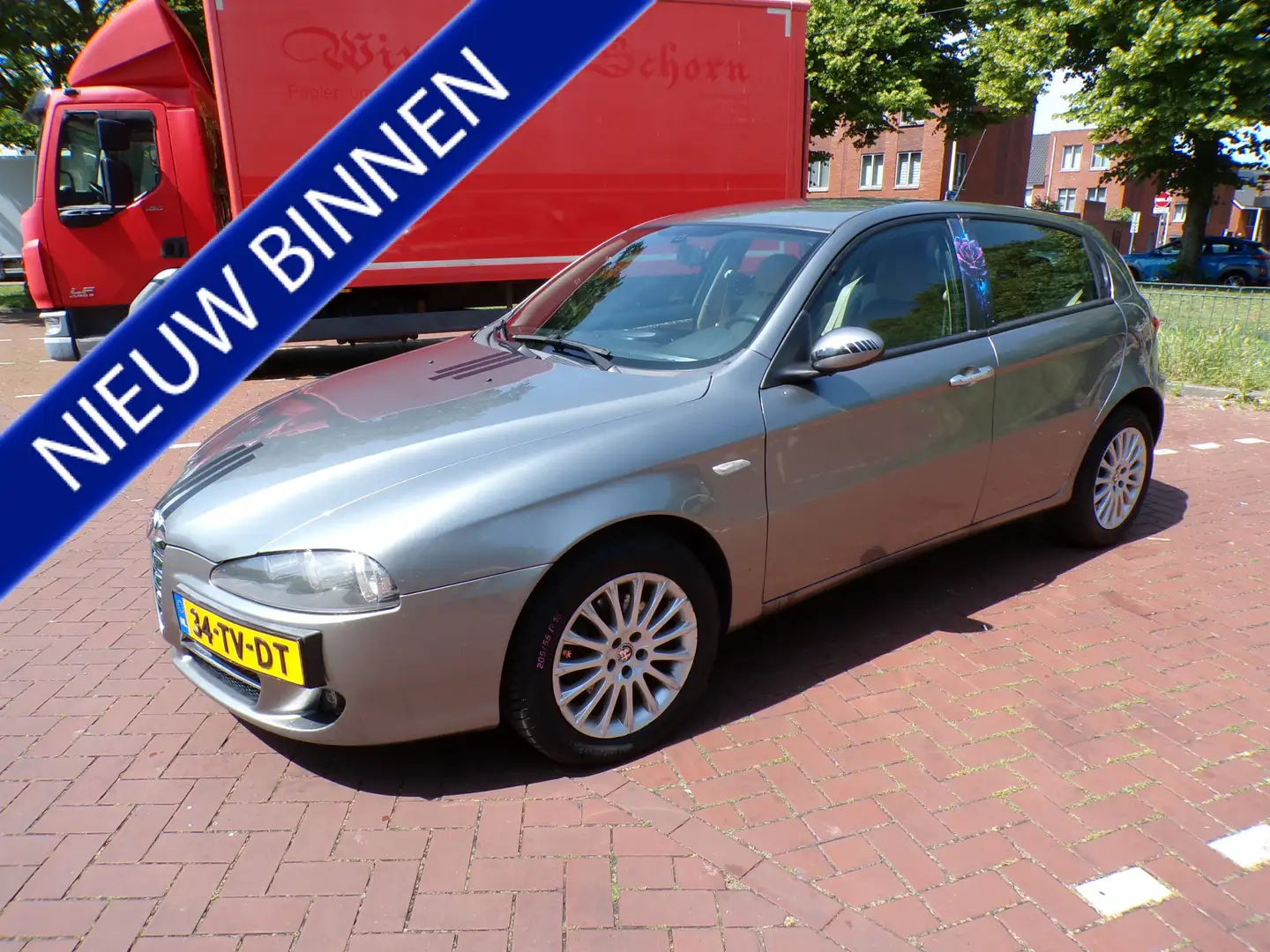 Alfa Romeo 147 1.6 T.Spark Business Gris - 1