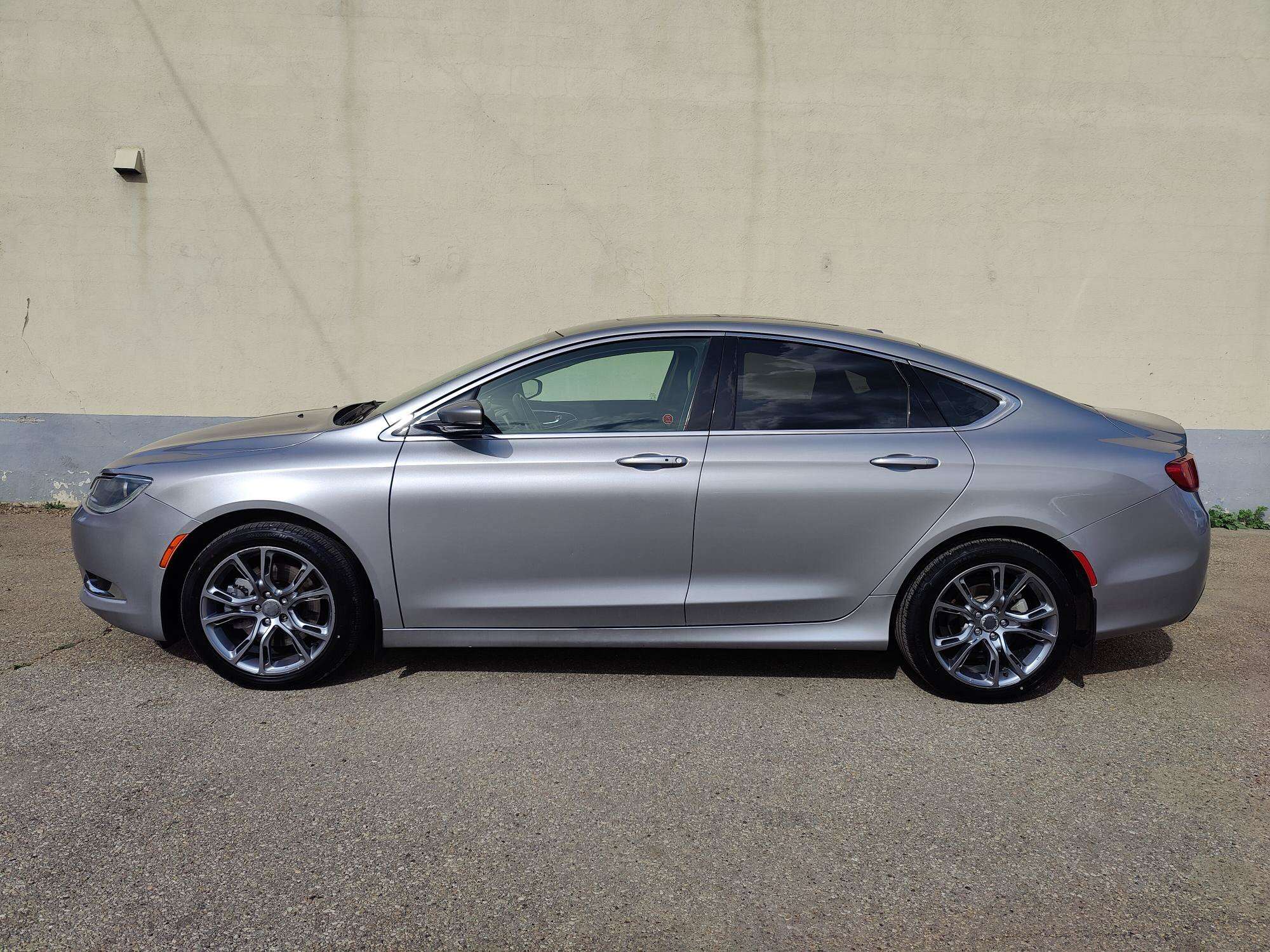 2016 Chrysler 200 C | NAV | Bluetooth | Backup Camera | — снимка 1
