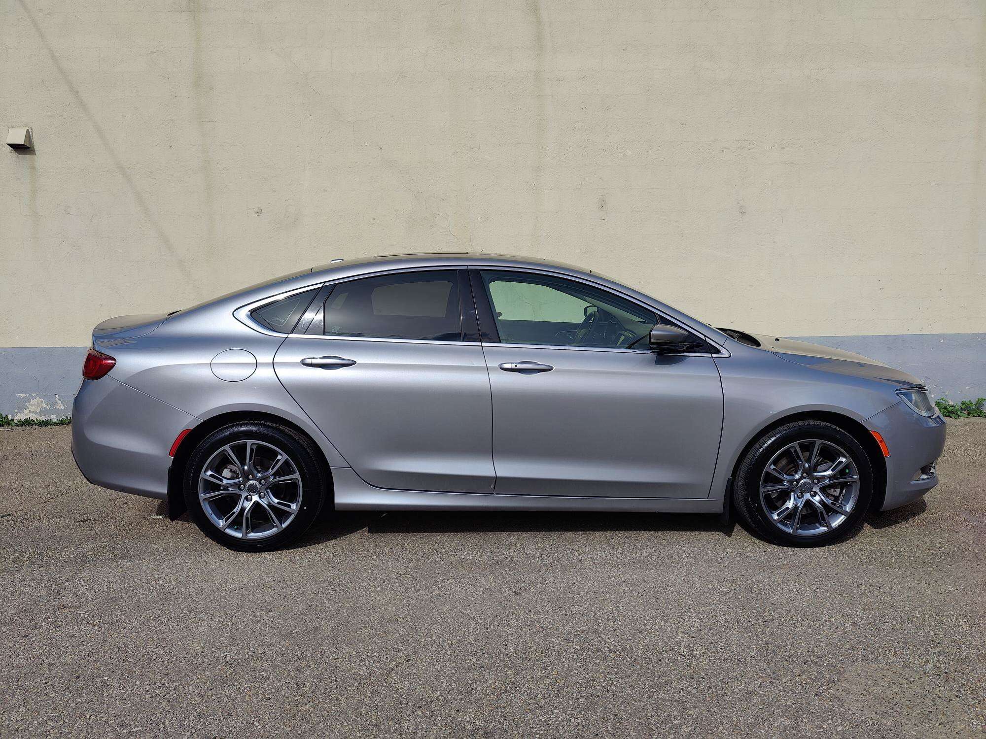 2016 Chrysler 200 C | NAV | Bluetooth | Backup Camera | — снимка 1