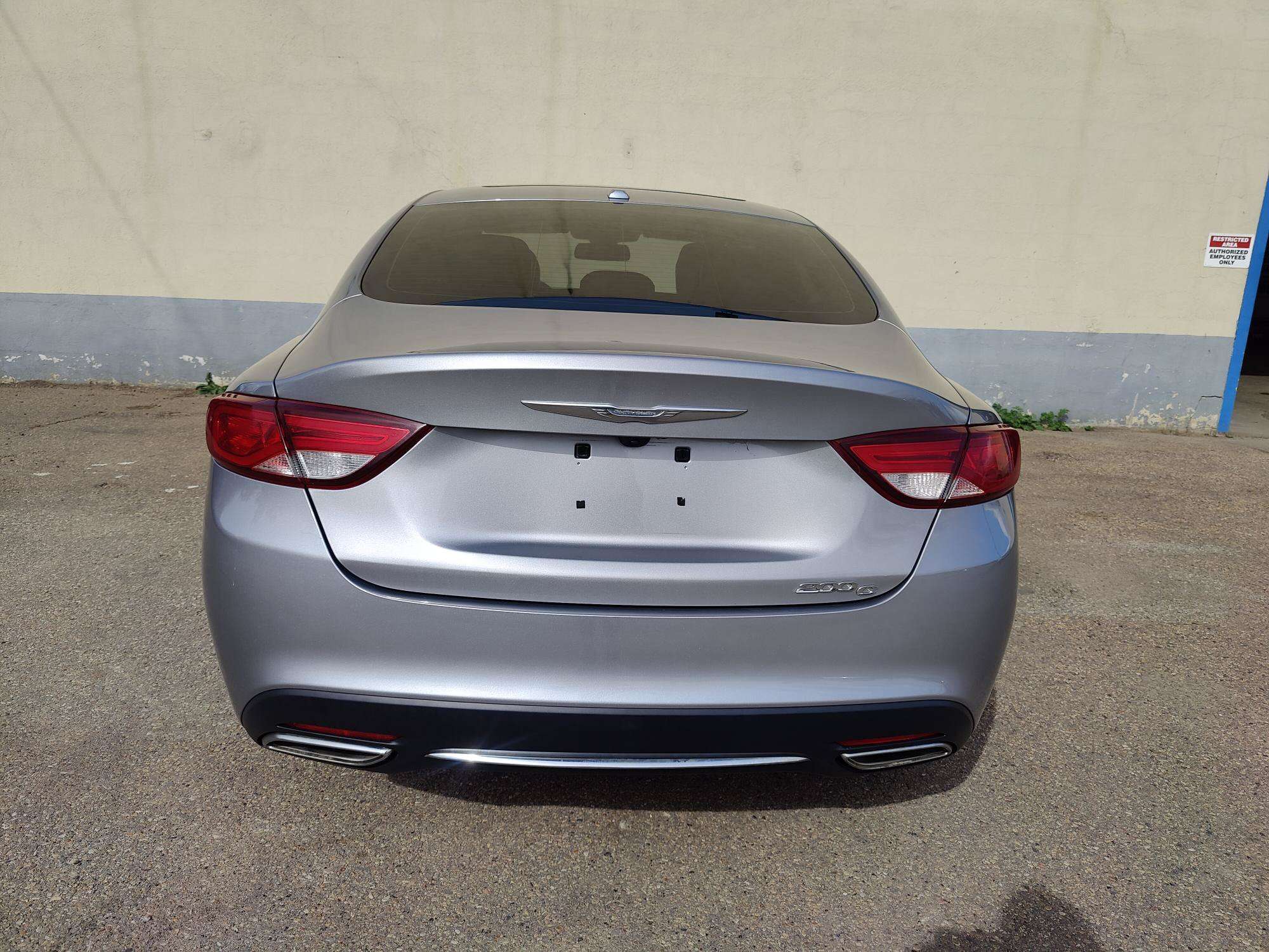2016 Chrysler 200 C | NAV | Bluetooth | Backup Camera | — снимка 1