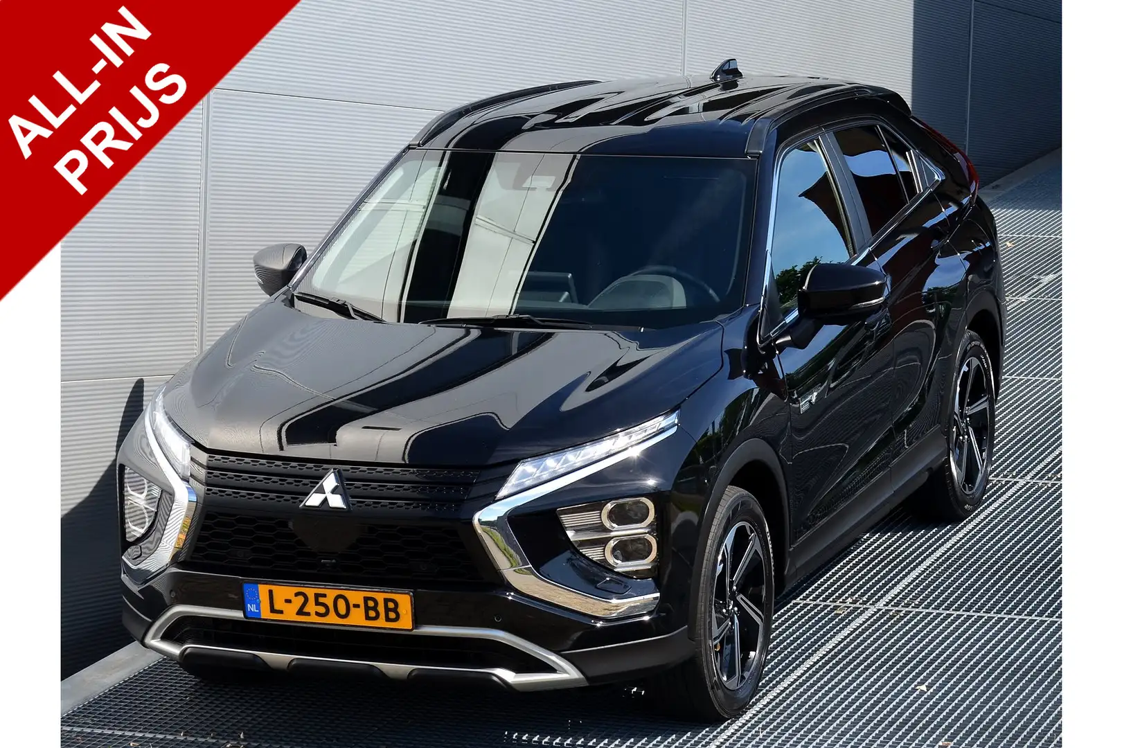 Mitsubishi Eclipse Cross PHEV 2.4 FIRST EDITION 4WD | PLUG IN HYBRID | ADAP Zwart - 1