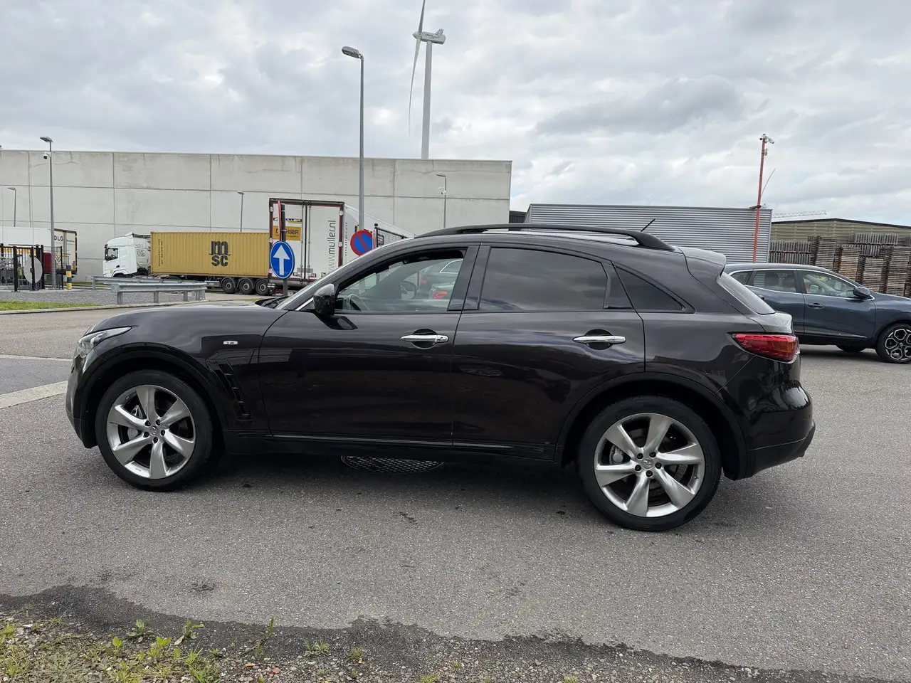 Infiniti FX FX 37 AWD 3.7 i V6 AUT. LICHTE VRACHT — foto 3