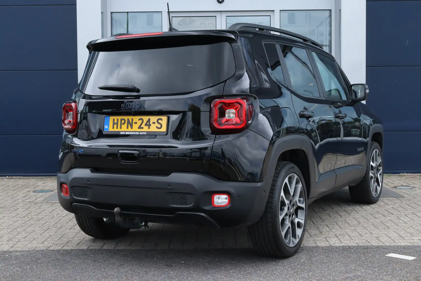 Jeep Renegade 4xe 240 Plug-in Hybrid Electric S | Adaptieve Crui Zwart - 2