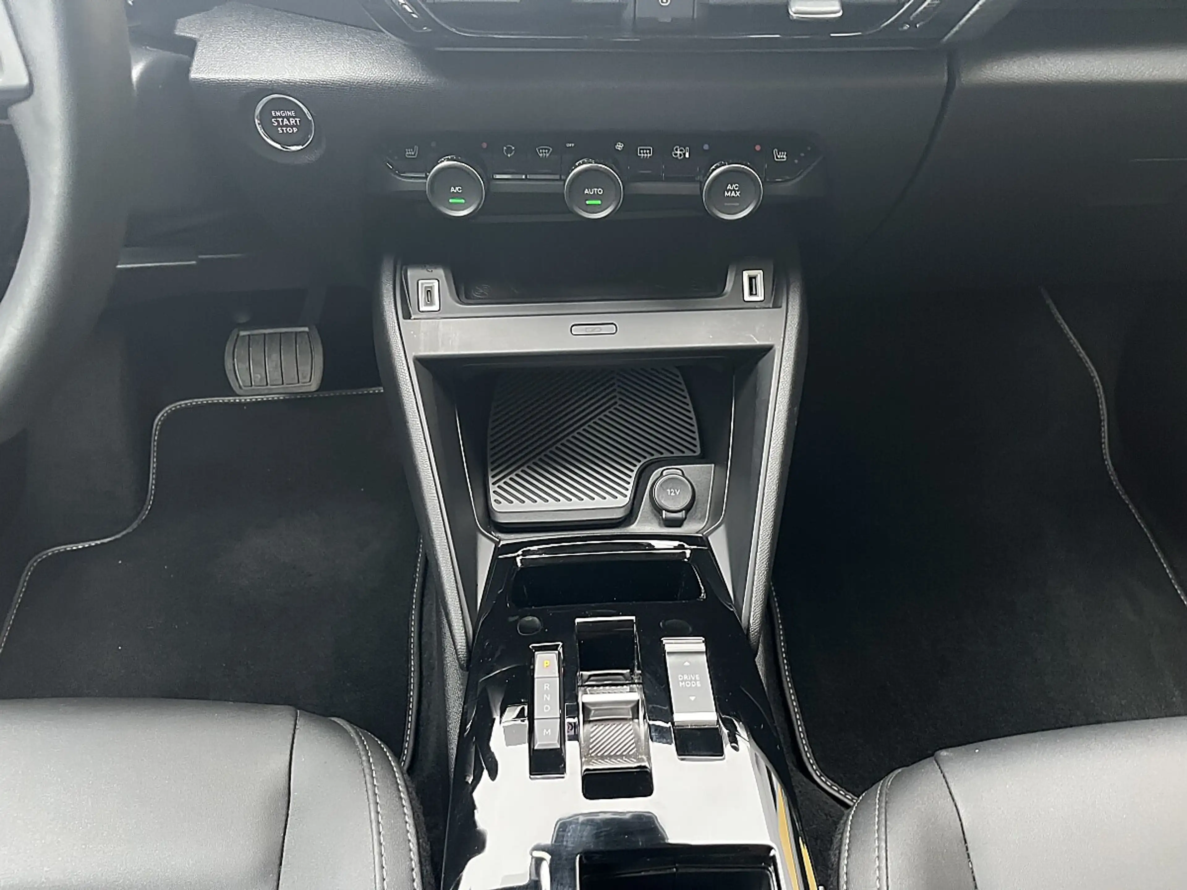 Citroen C4 PureTech 130 EAT8 Max!NAVI,KAMERA,LED,ACC,TOP! — photo 12