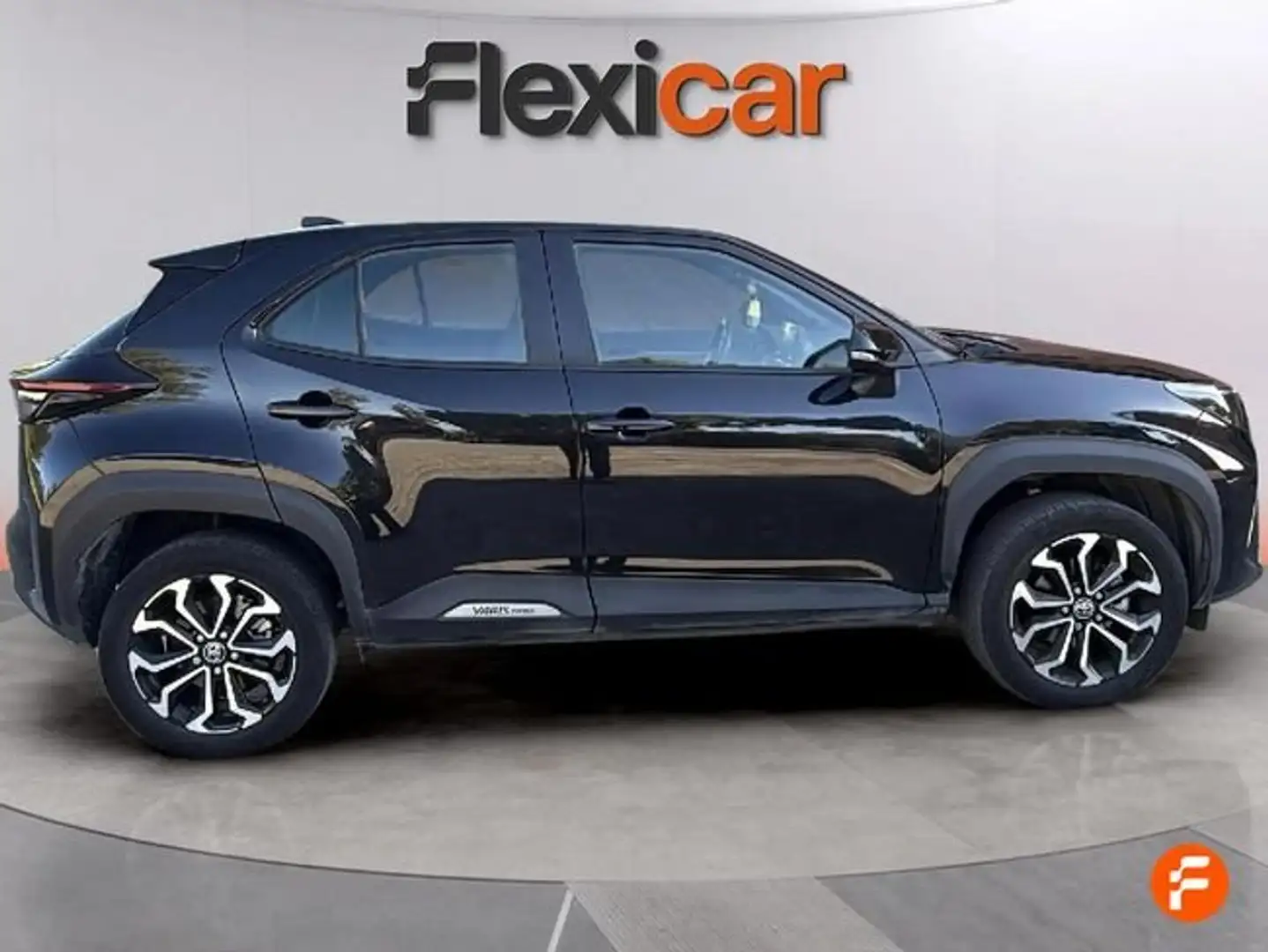 Toyota Yaris Cross 120H Active Tech Negro - 2