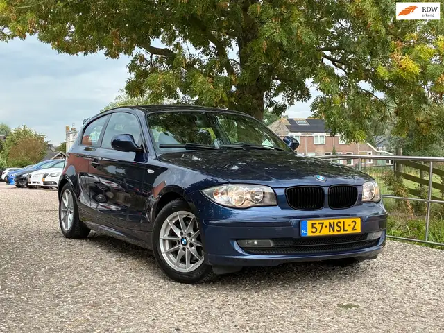 BMW 118 1-serie 118i Business Line | Navi + Cruise + Clima