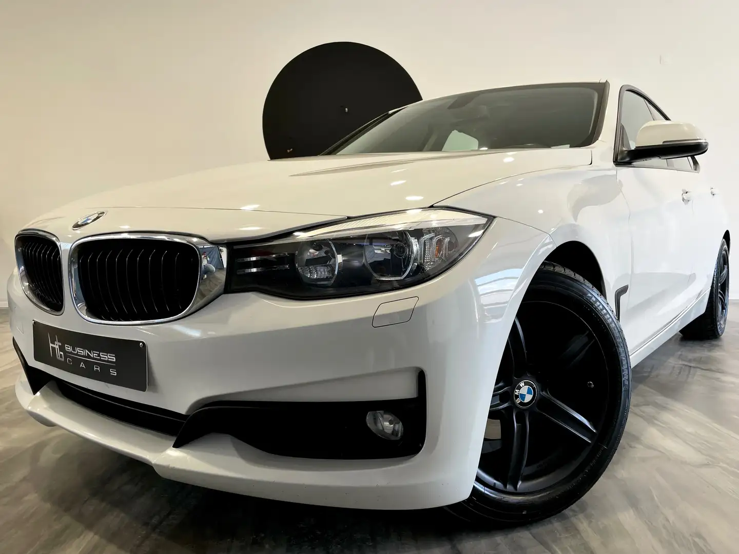 BMW 318 d GRAN TURISMO/ CLIM BI-ZONE/ GPS/ DETECTEURS ARR Weiß - 1