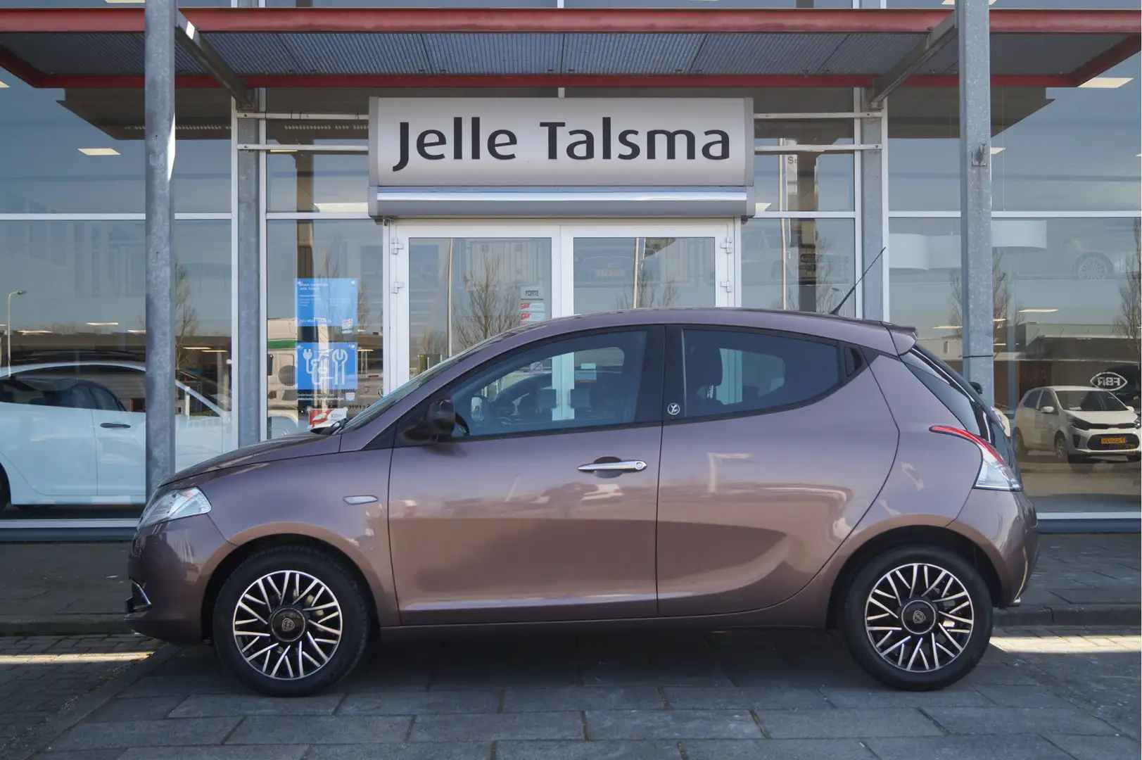 Lancia Ypsilon 0.9 TwinAir 30th Anniversary Brun - 2