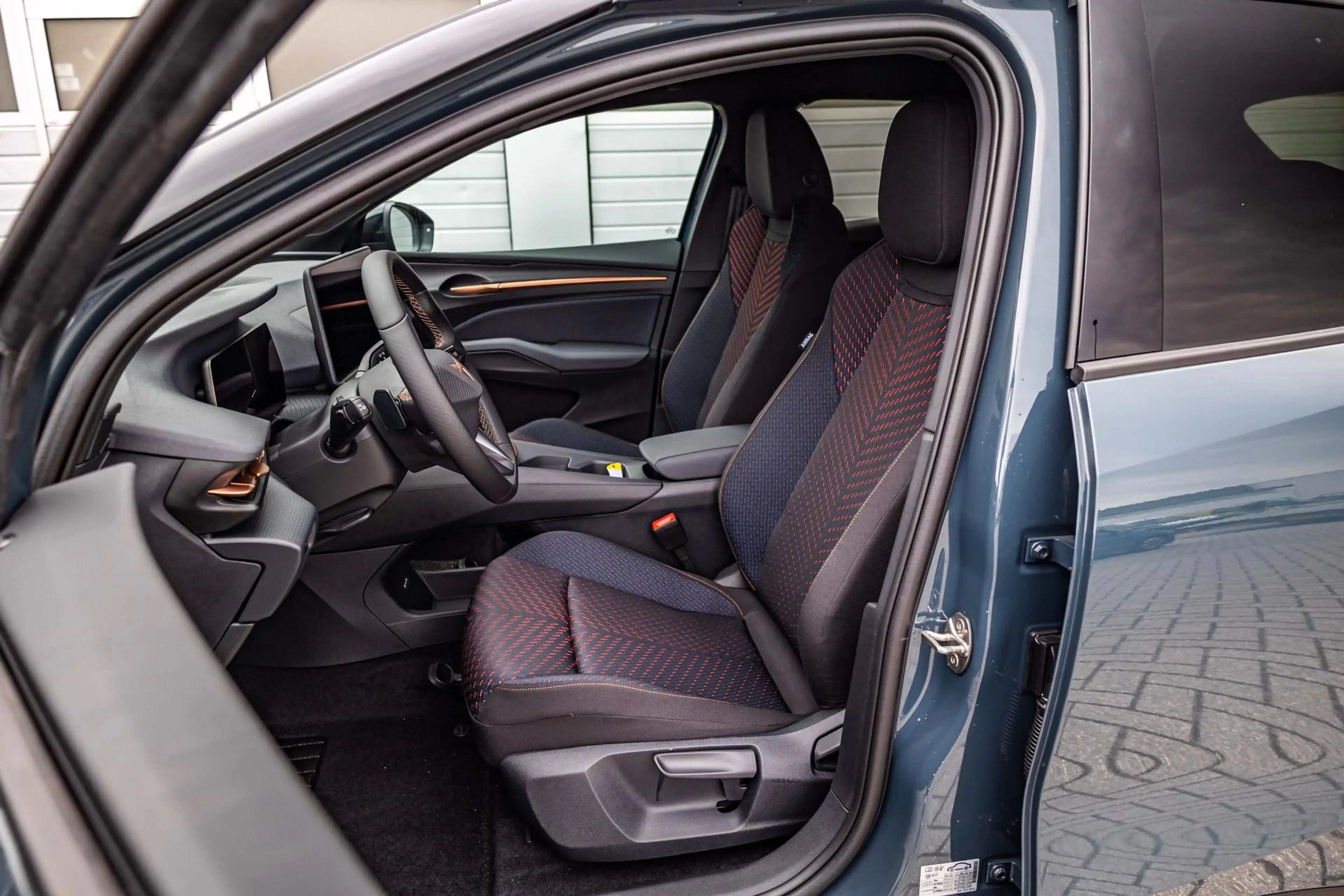 CUPRA Raval Business First Edition 211pk 56 kWh | Velgen 18'' — photo 4
