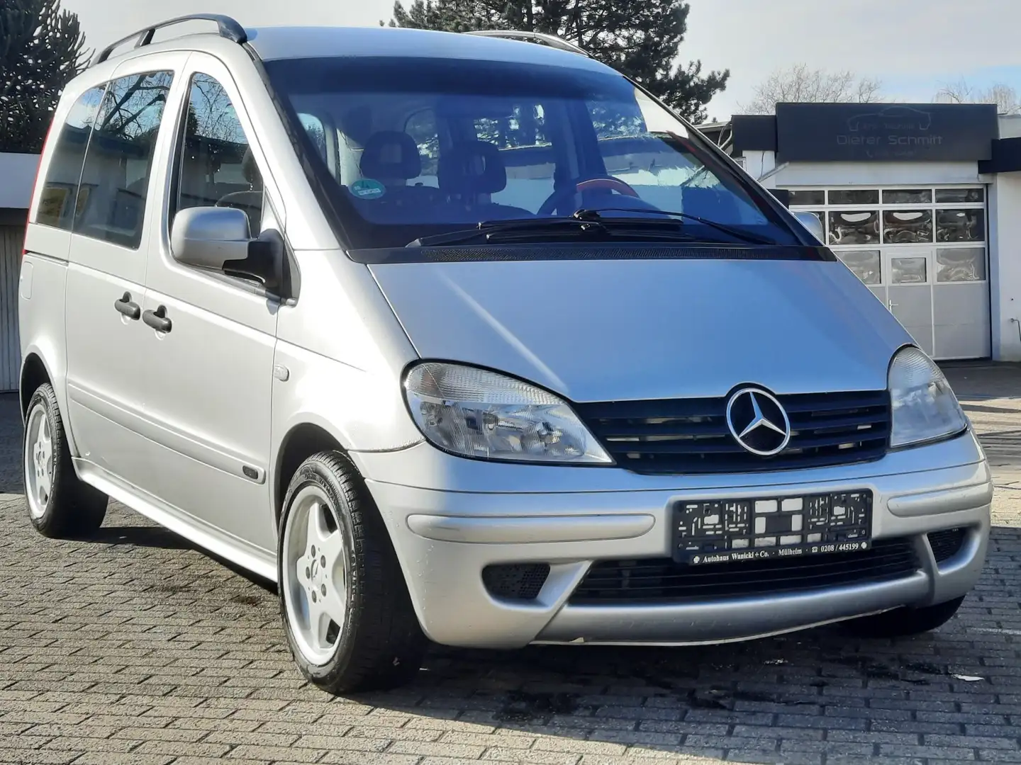 Mercedes-Benz Vaneo 1.9 Family Autom. 6 Sitze Kindersitze Klima!!!! srebrna - 2